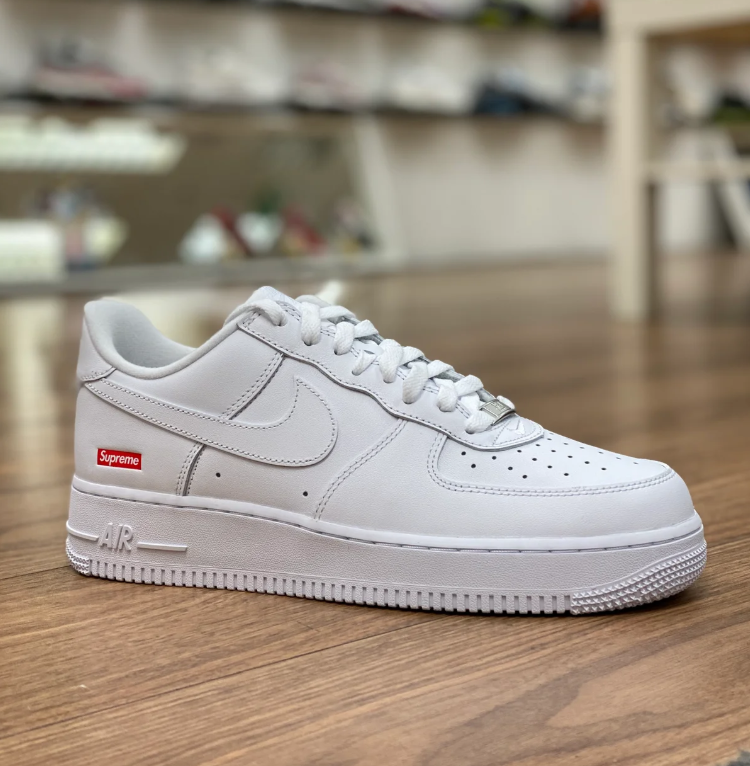 Nike Air Force 1 Low Supreme White