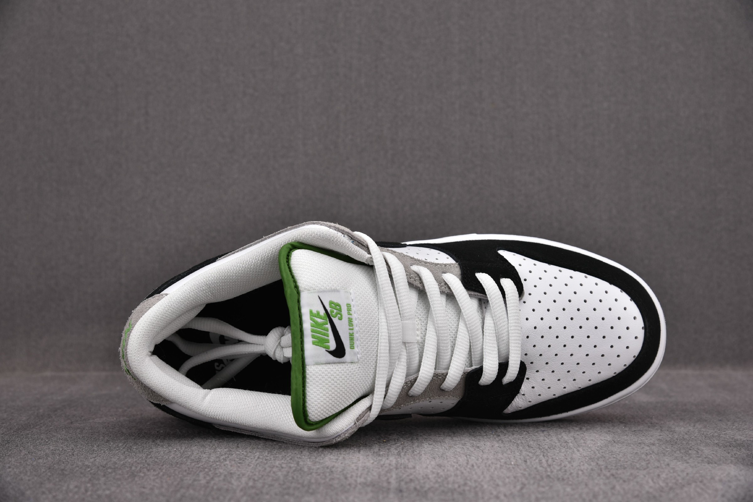 Nike SB Dunk Low Chlorophyll