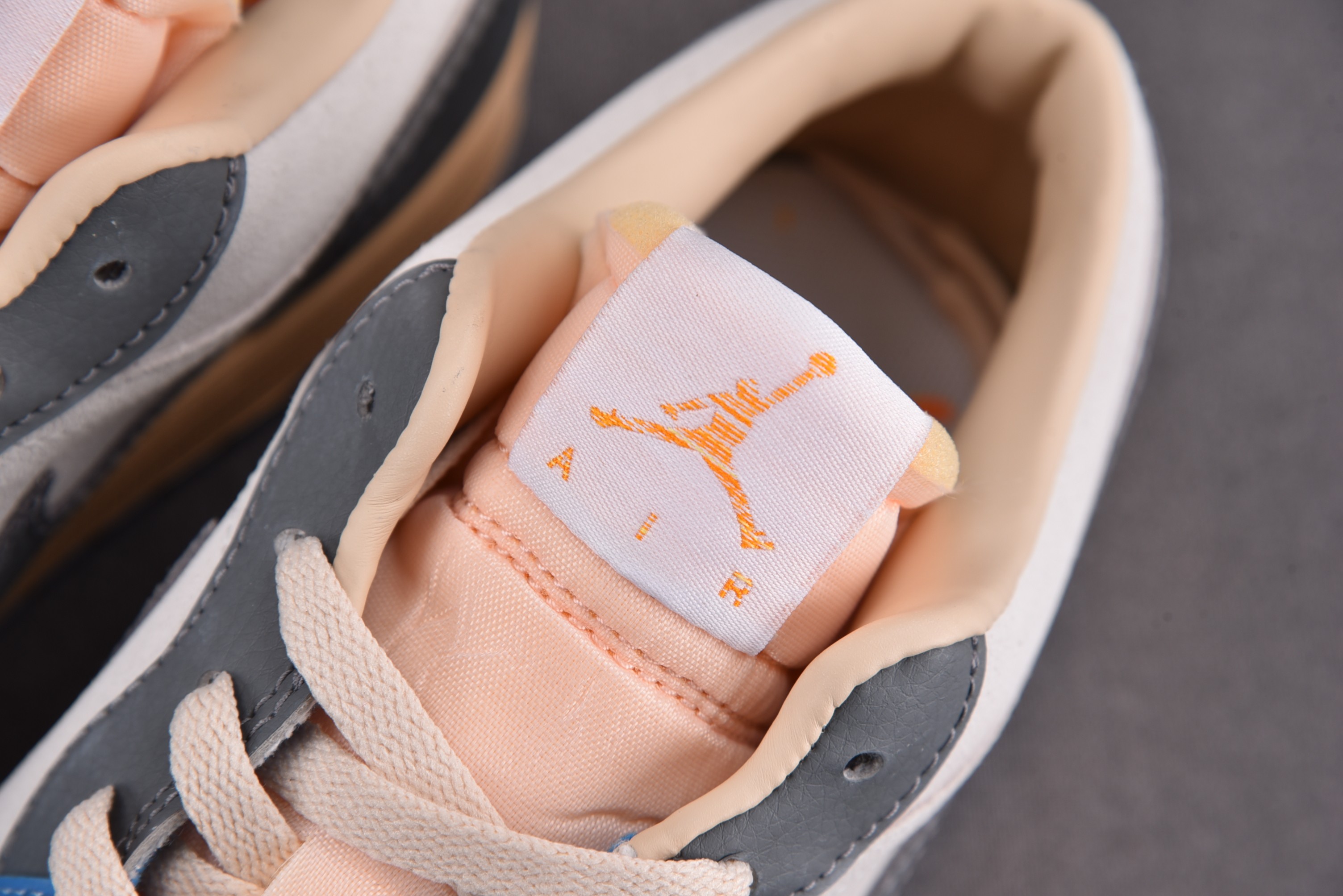 Jordan 1 Low Vintage UNC Grey