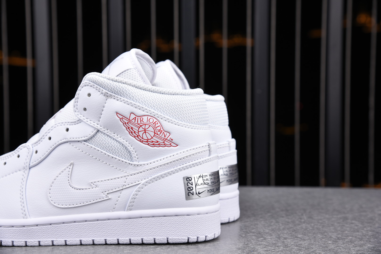 Jordan 1 Mid SE Nike Swoosh On Tour (2020)