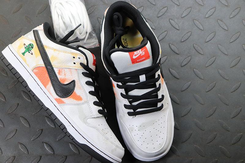 Nike SB Dunk Low Tie-Dye Rayguns 2019 - White