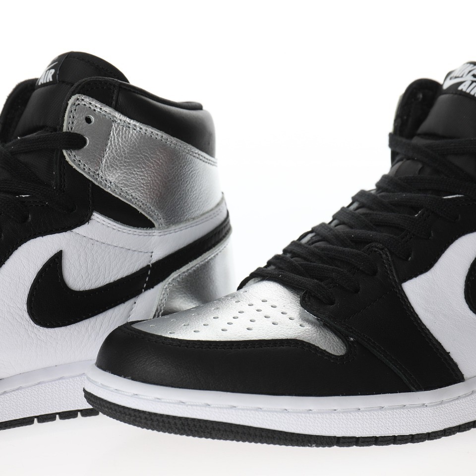 (WOMEN SIZE!!) Jordan 1 Retro High Silver Toe