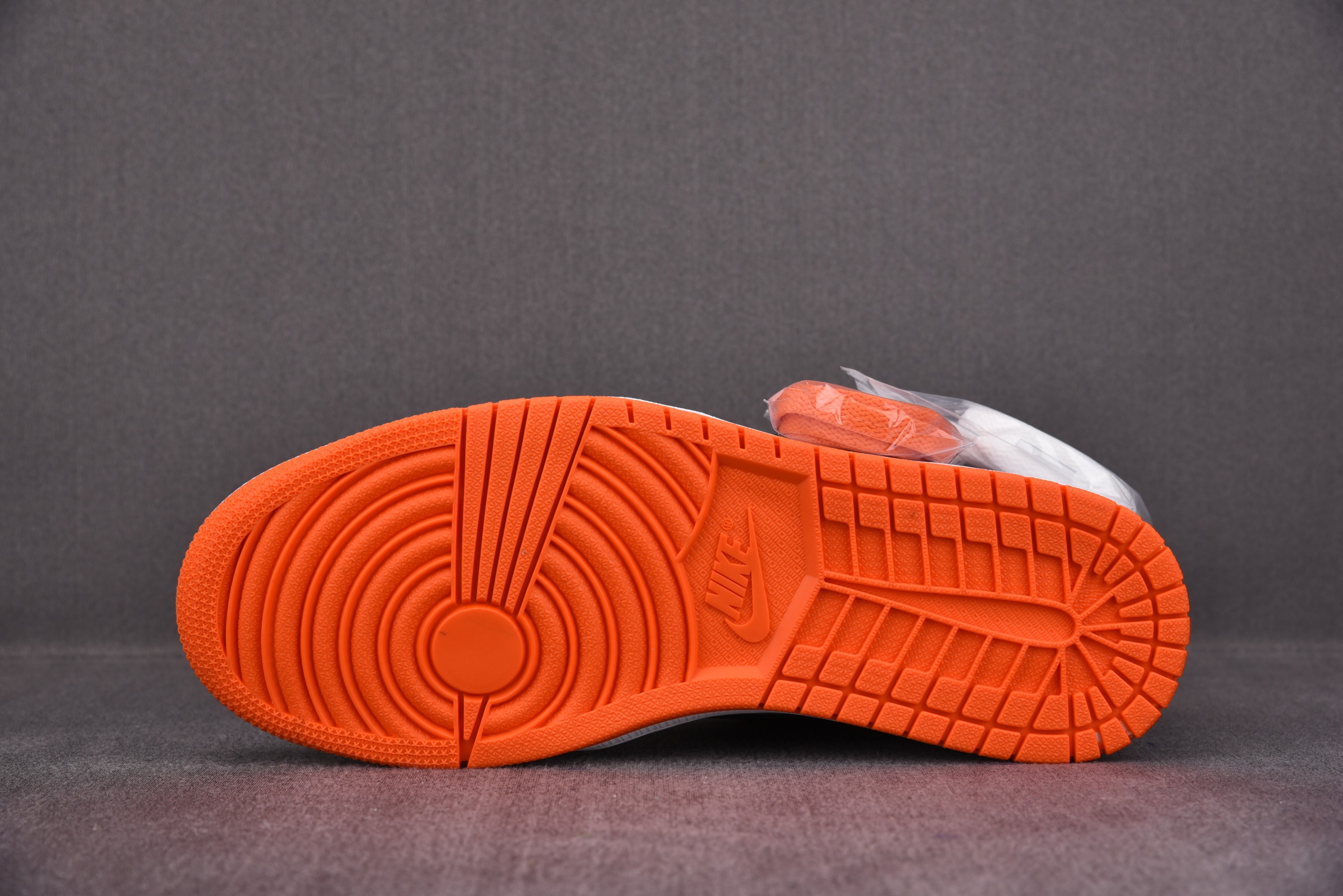 Jordan 1 Retro High Electro Orange