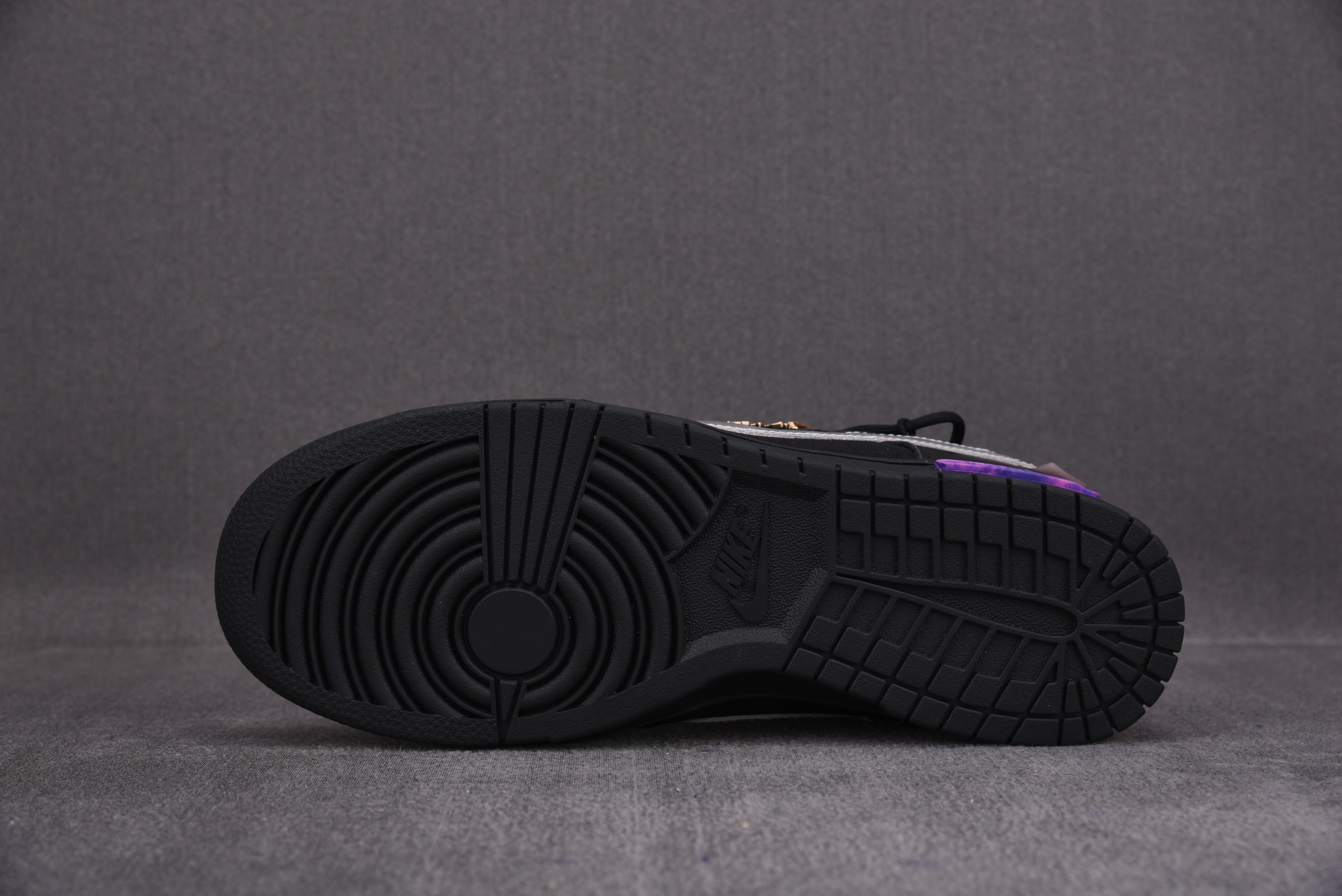 Nike Dunk Low   Lot 50