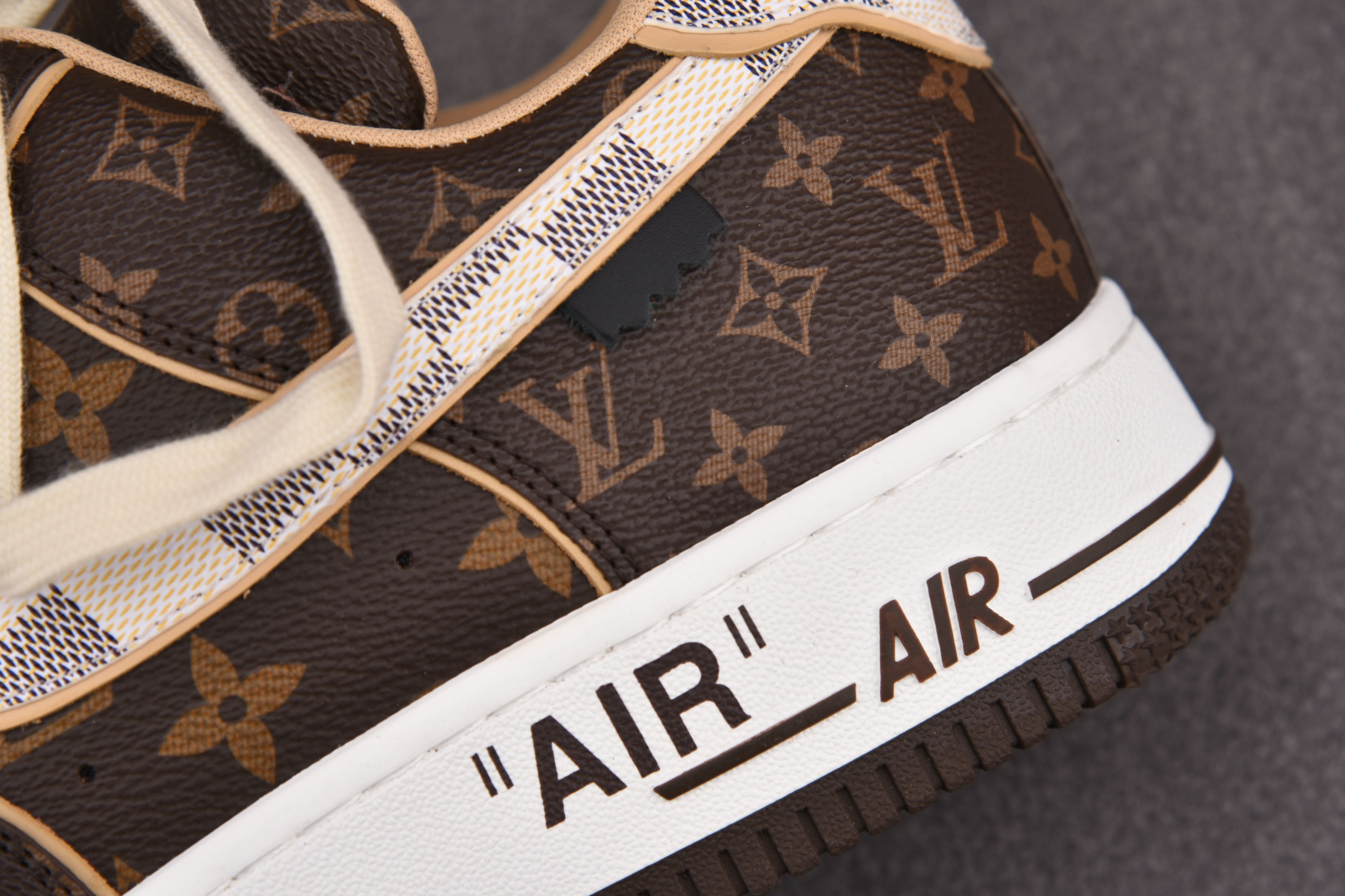 Nike Air Force 1 Low Louis Vuitton   Monogram Brown Damier Azur (Be careful about the size!!)