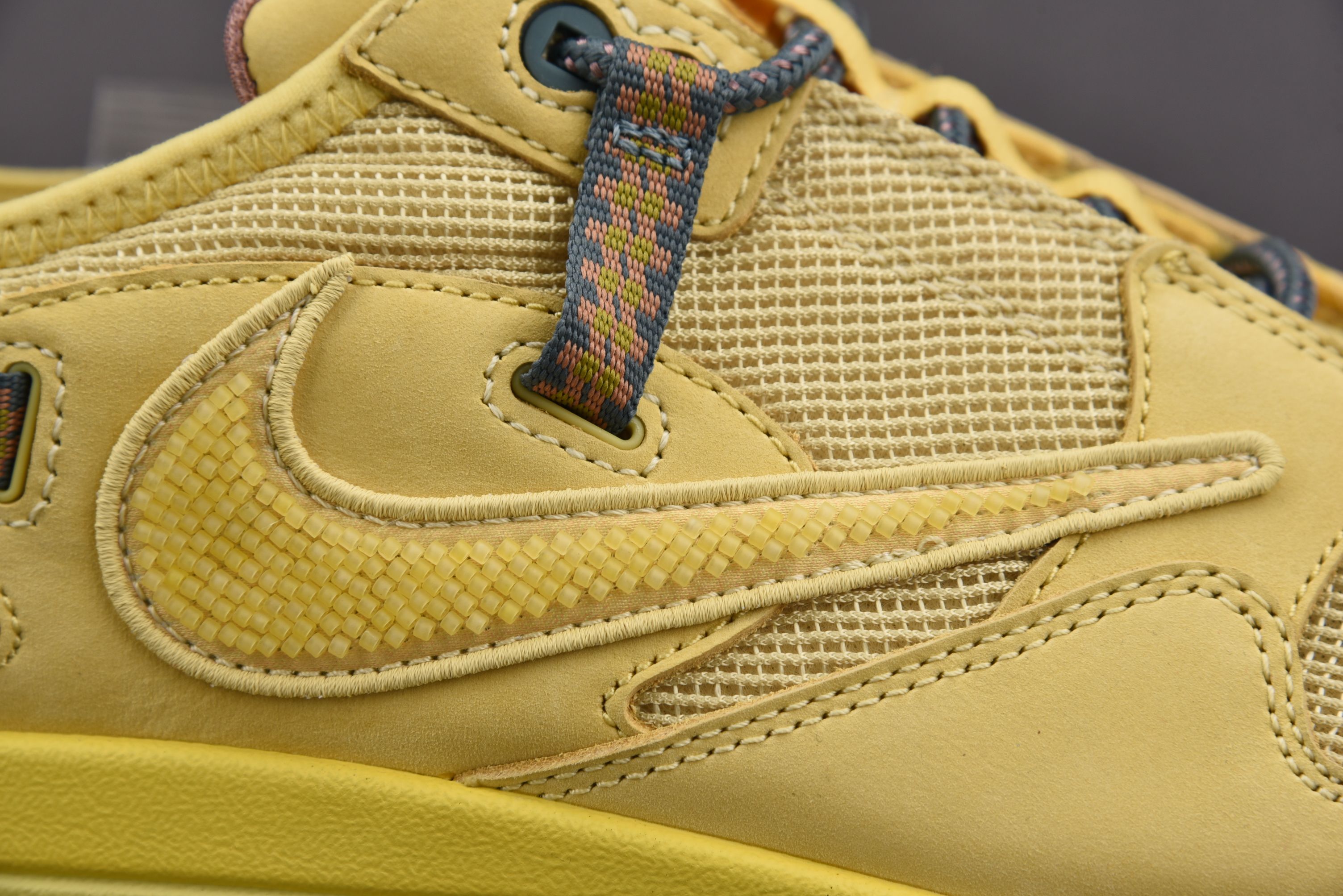 Nike Air Max 1 Travis Scott Cactus Jack Saturn Gold