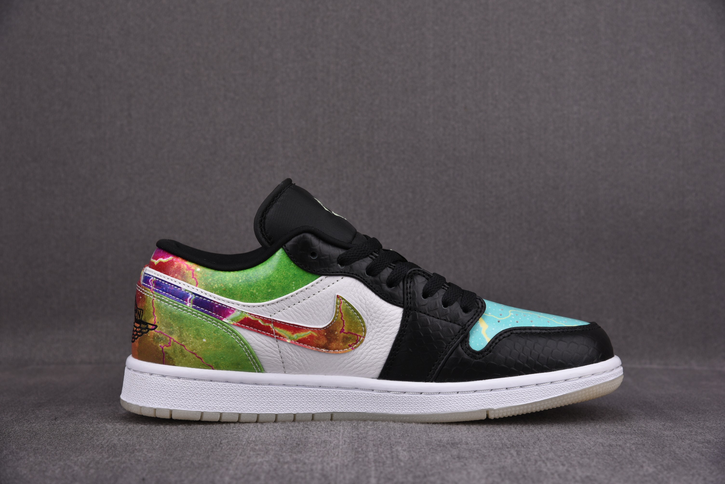 Jordan 1 Low Galaxy