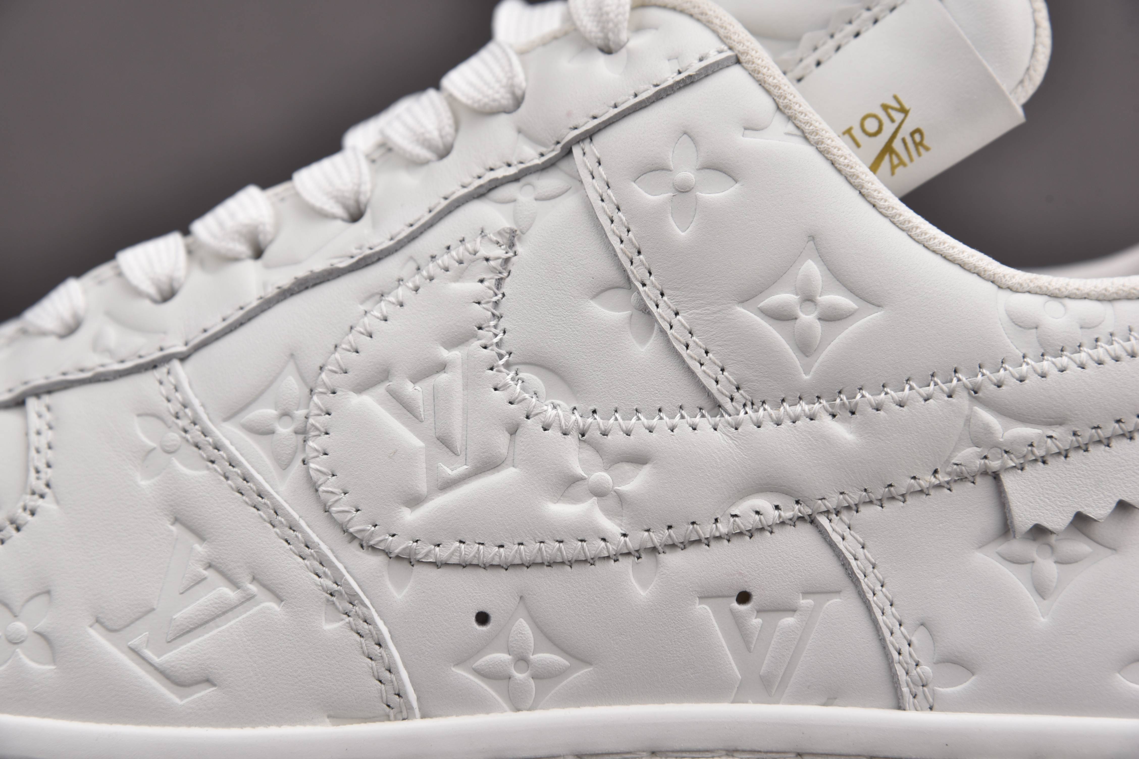Nike Air Force 1 Low Louis Vuitton   Monogram Triple White (Be careful about the size!!)