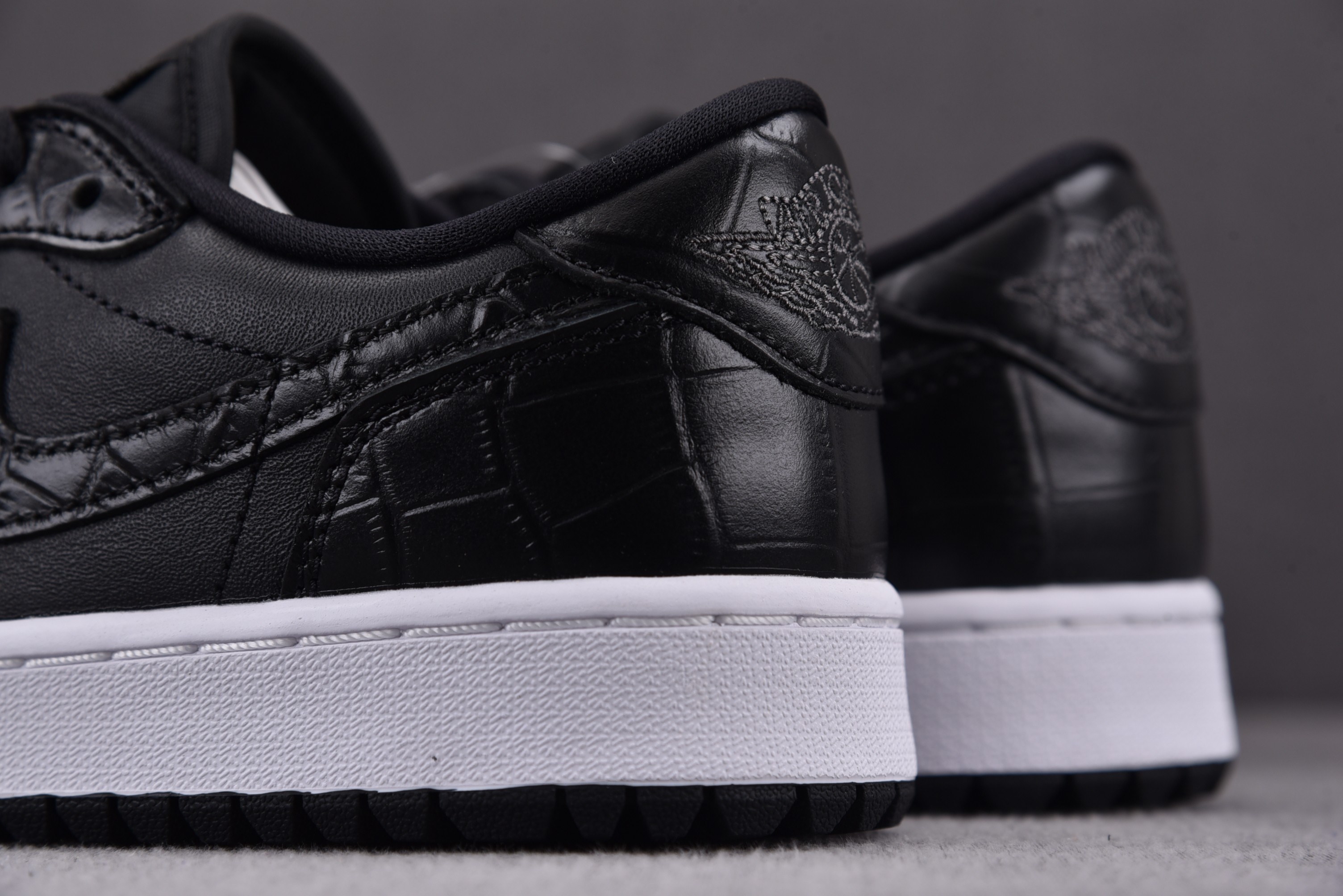 Jordan 1 Retro Low Golf Black Croc