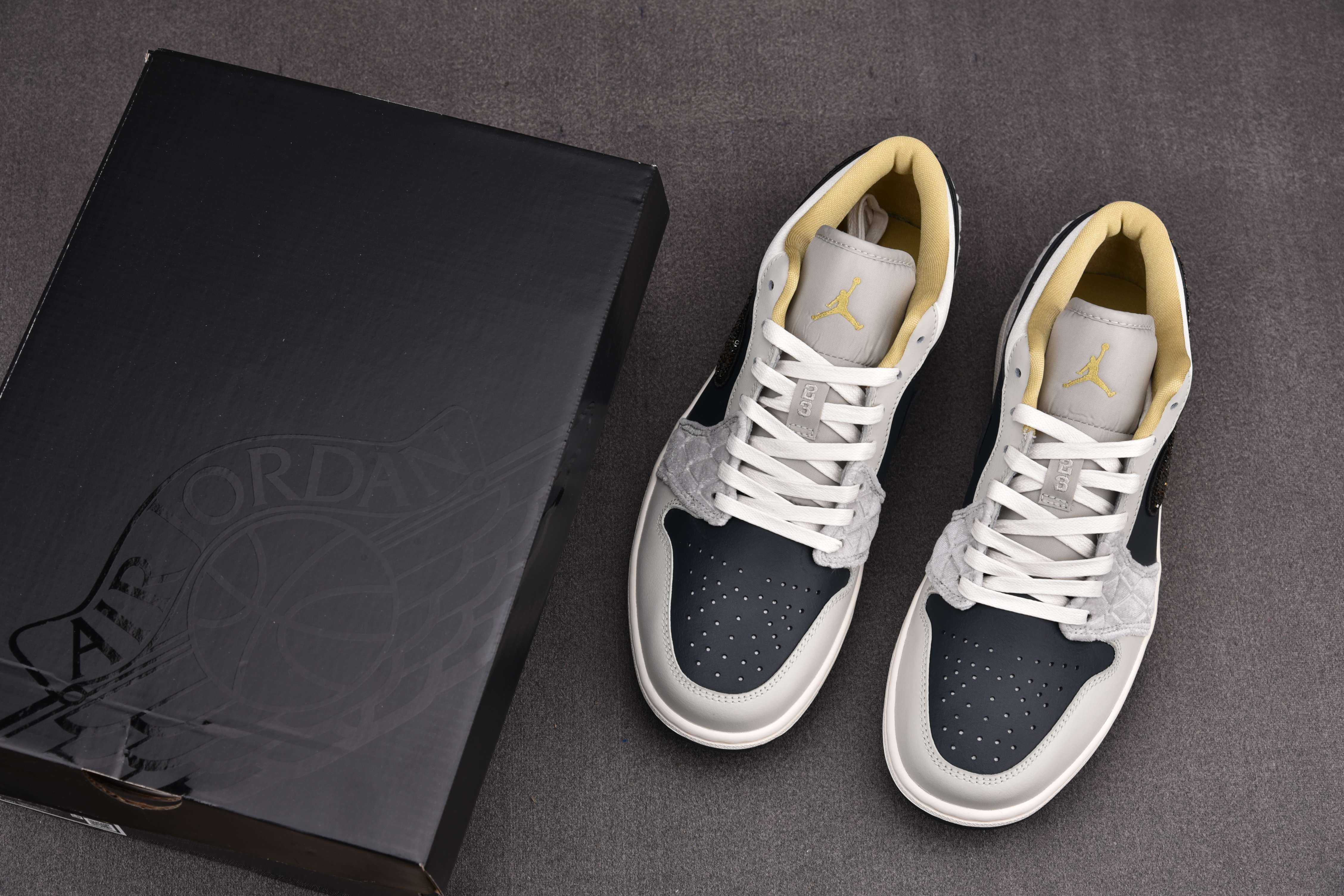 Jordan 1 Low Beaded Swoosh