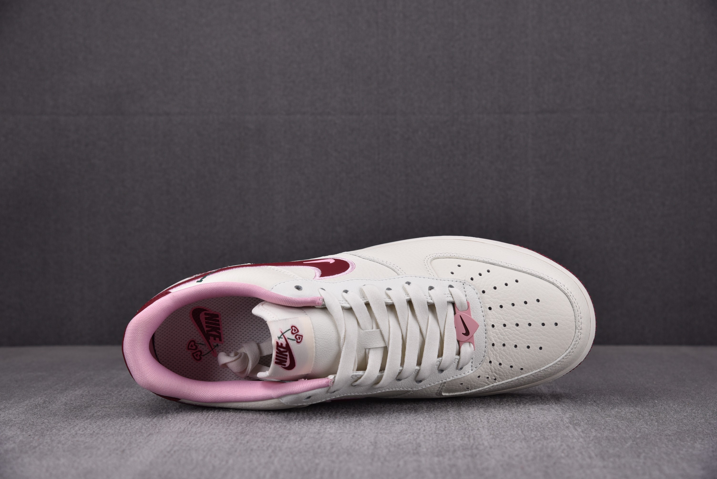 Nike Air Force 1 Low ValentineÕs Day (2023)