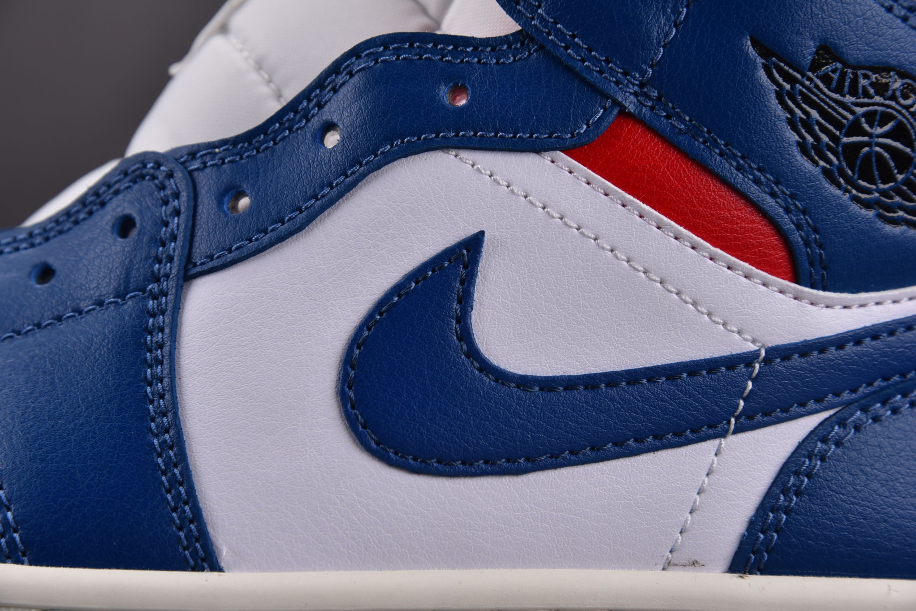 Air Jordan 1 Mid French Blue