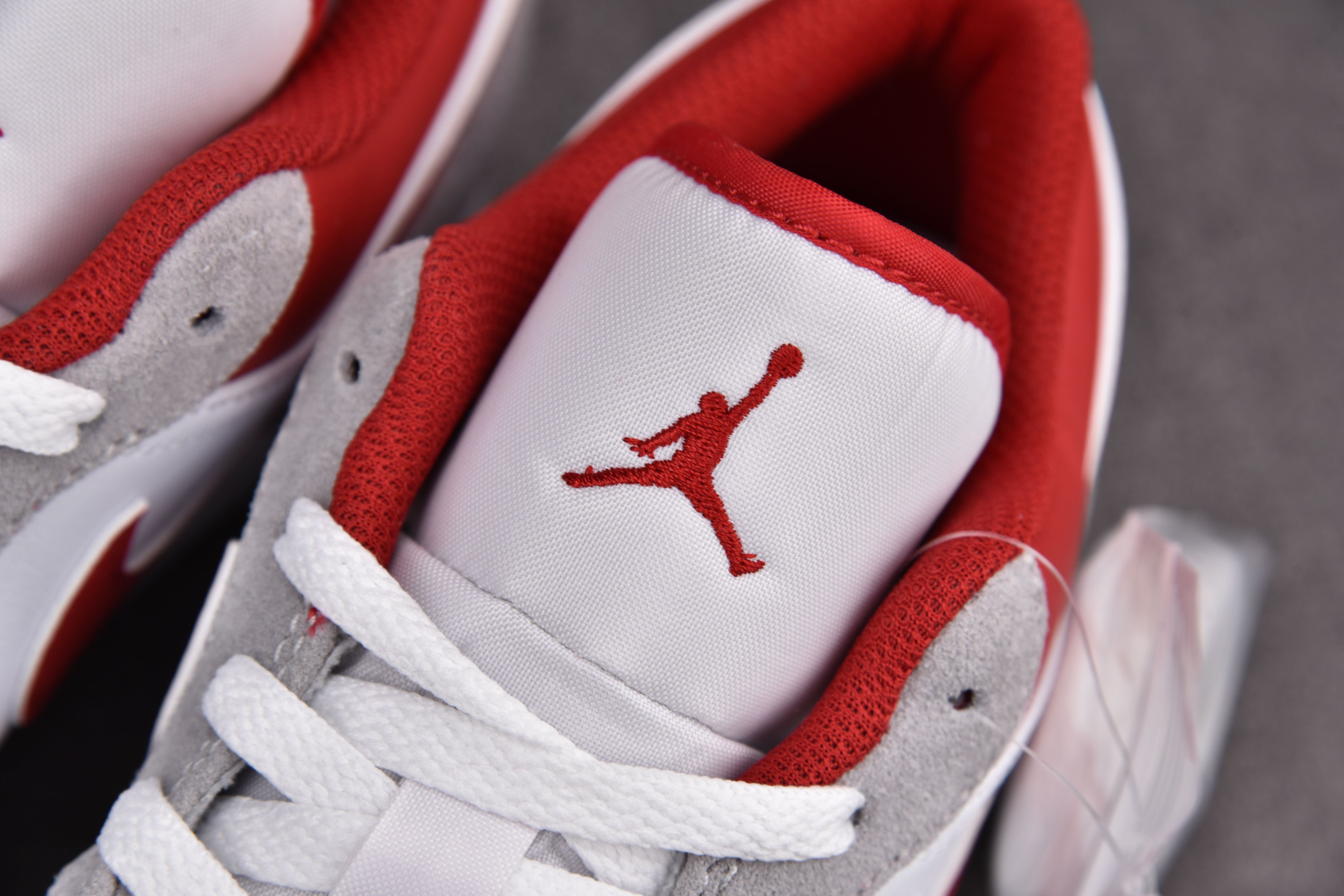 Jordan 1 Low SE Light Smoke Grey Gym Red