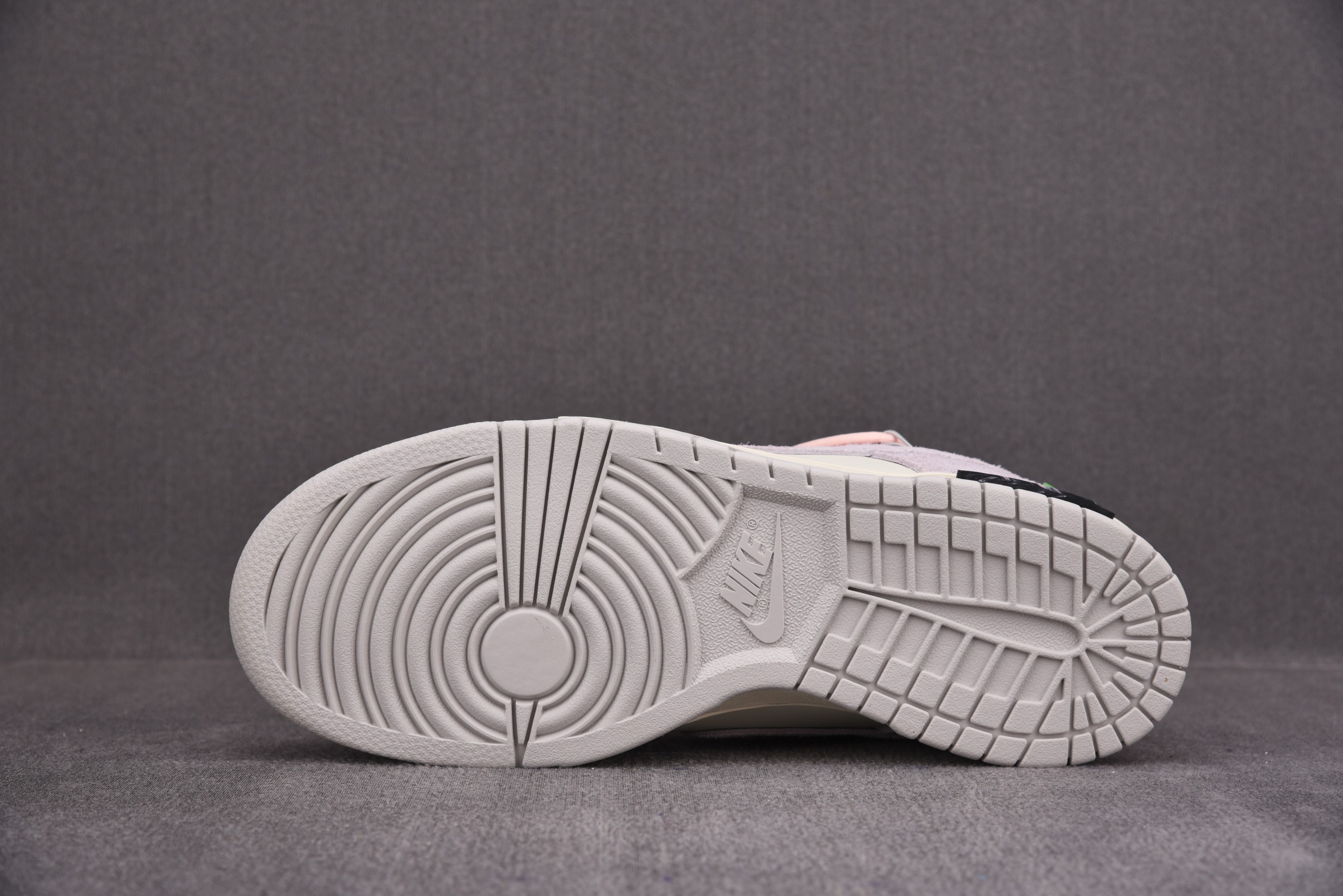 Nike Dunk Low   Lot 12