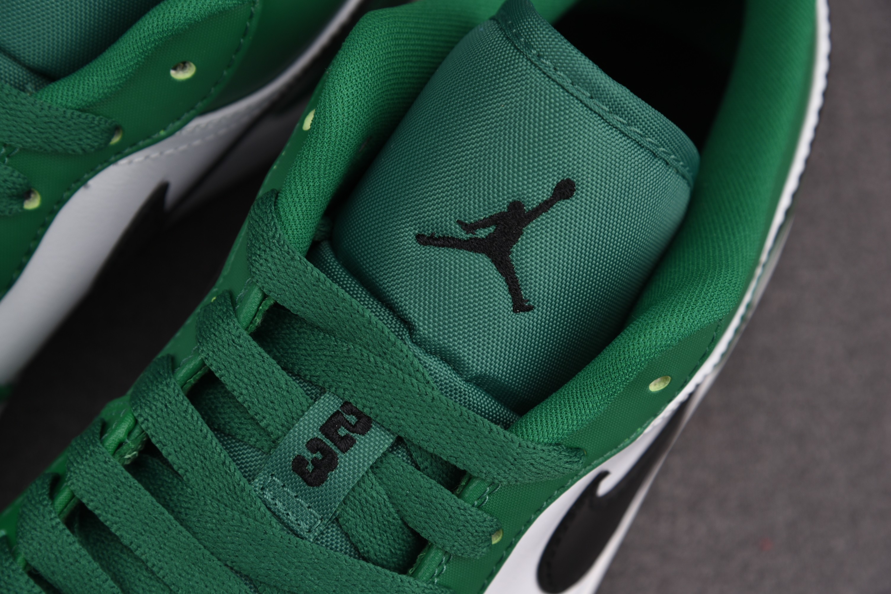 Jordan 1 Low Pine Green