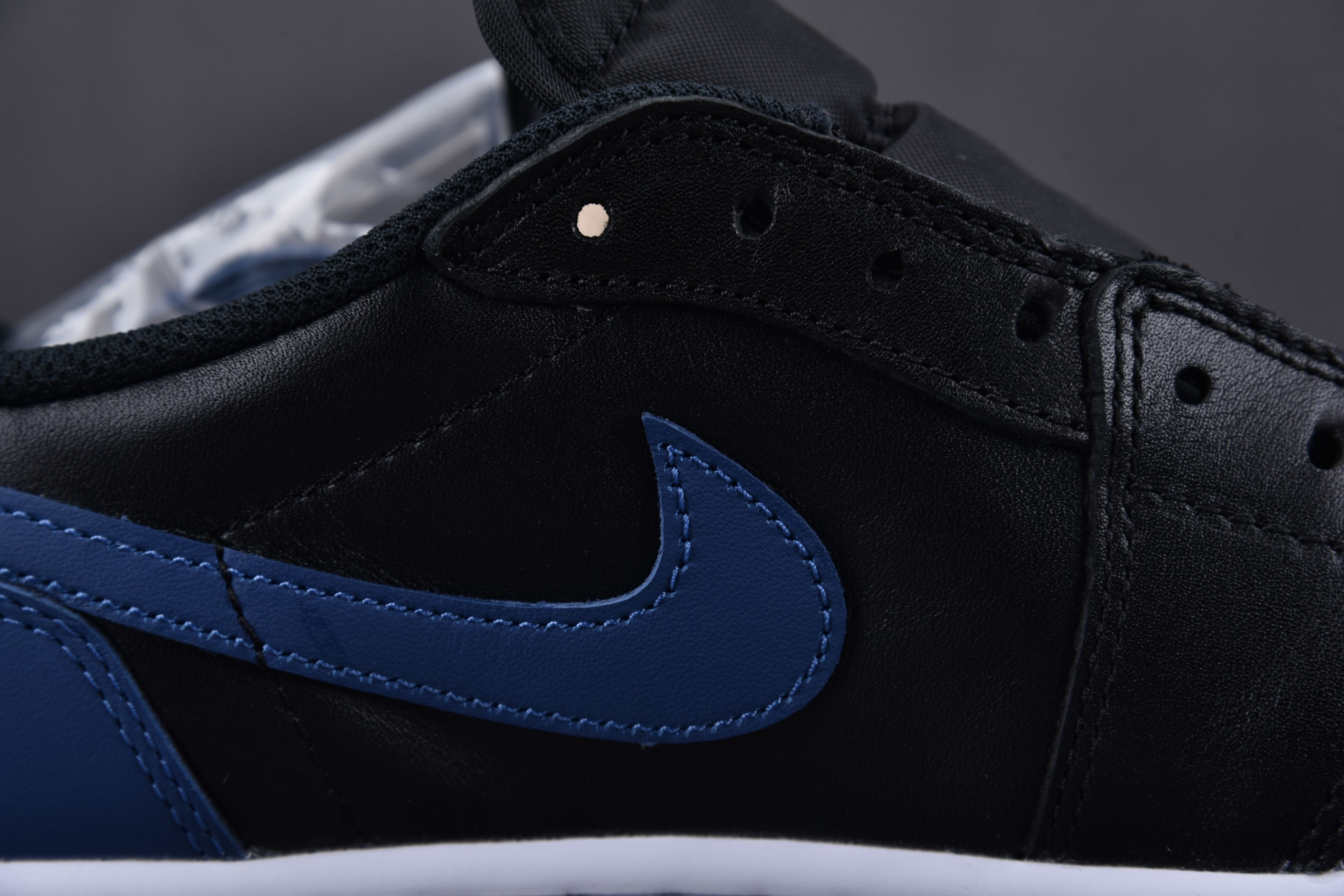 Jordan 1 Retro Low OG Mystic Navy