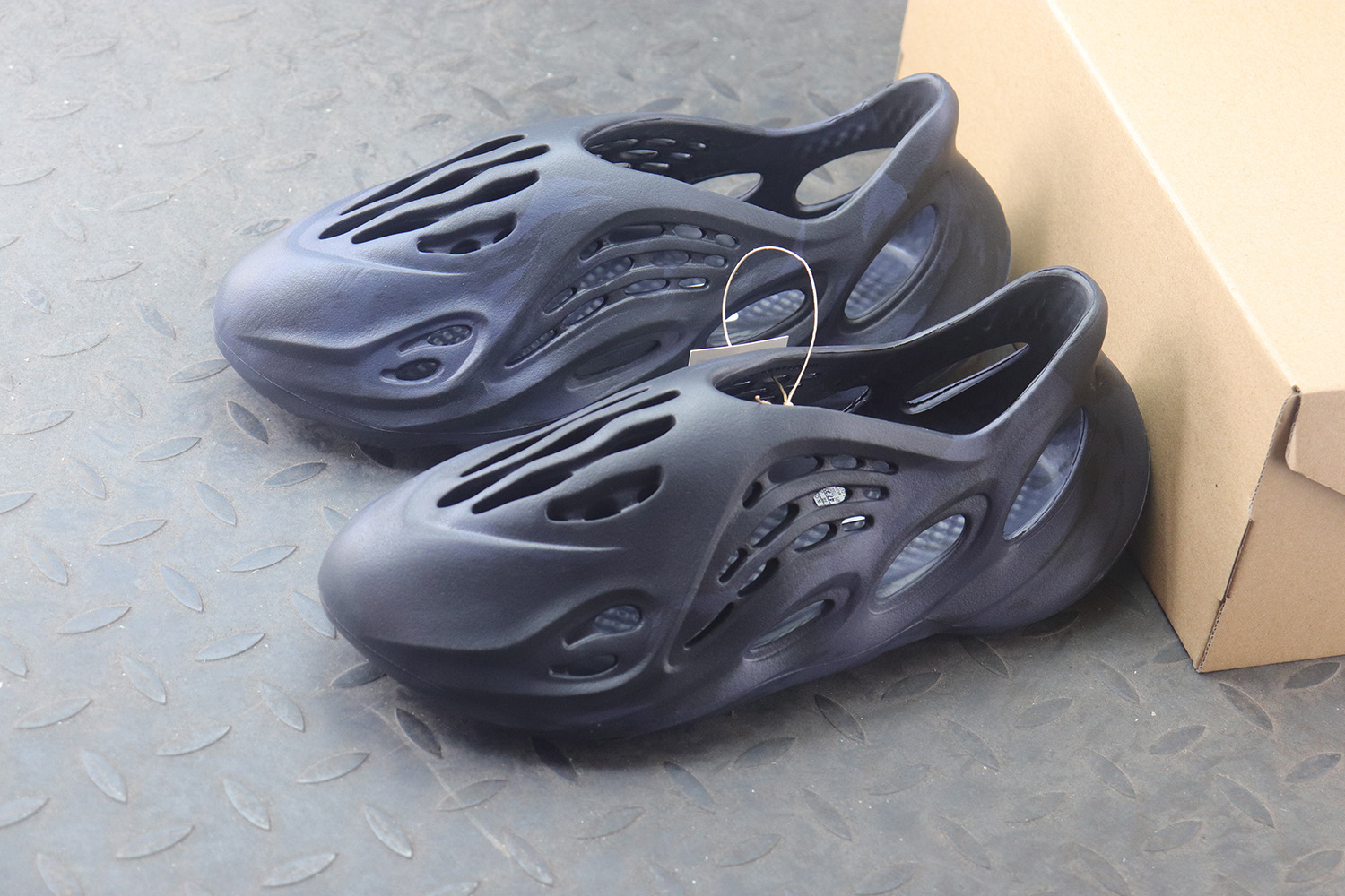 adidas Yeezy Foam RNNR Mineral Blue (One Size Smaller!!)