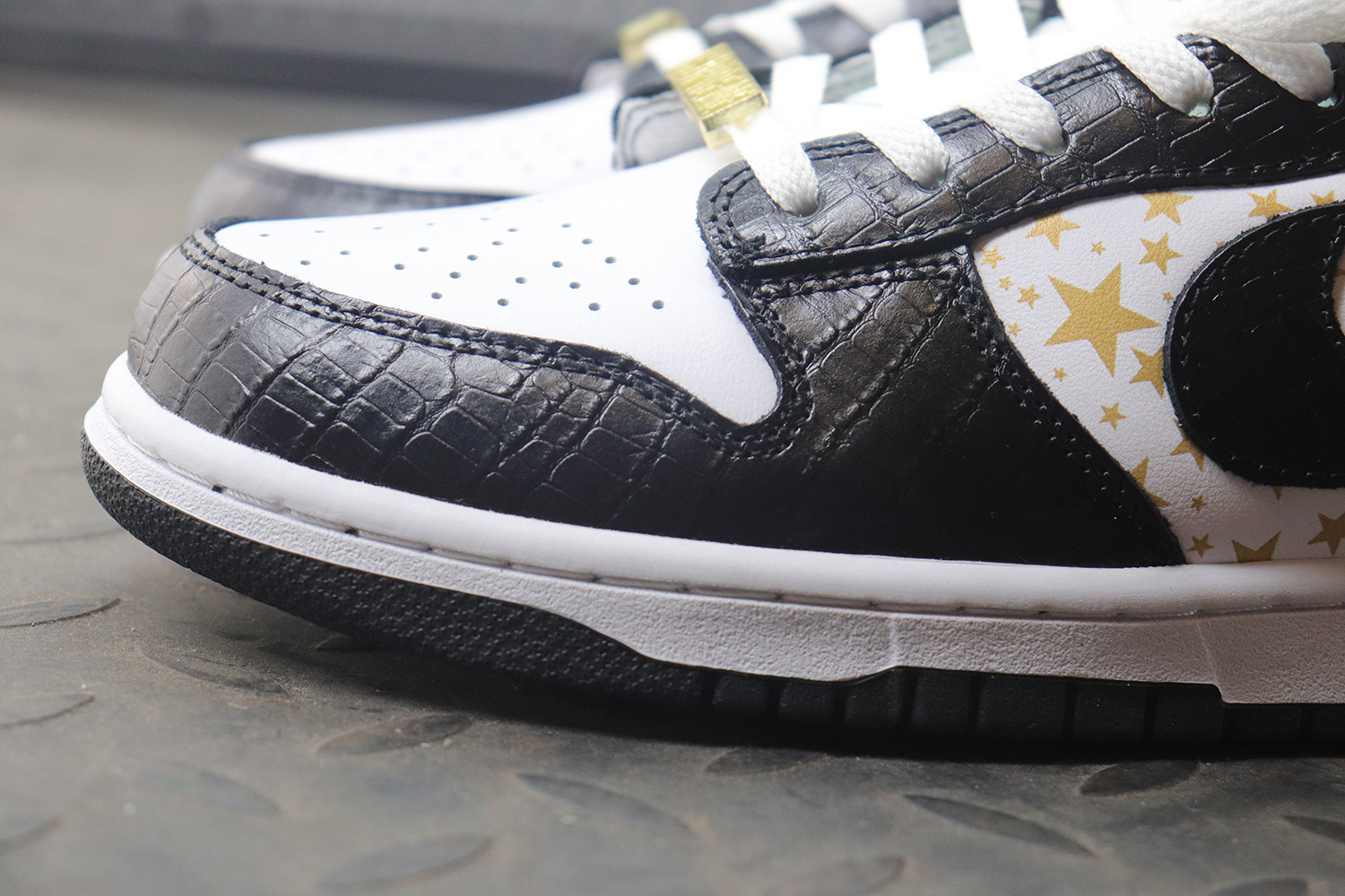 Supreme Nike SB Dunk Low White Black