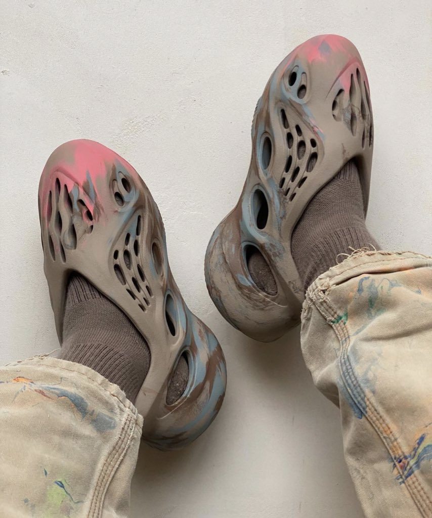 adidas Yeezy Foam RNNR MX Sand Grey (One Size Smaller!!)