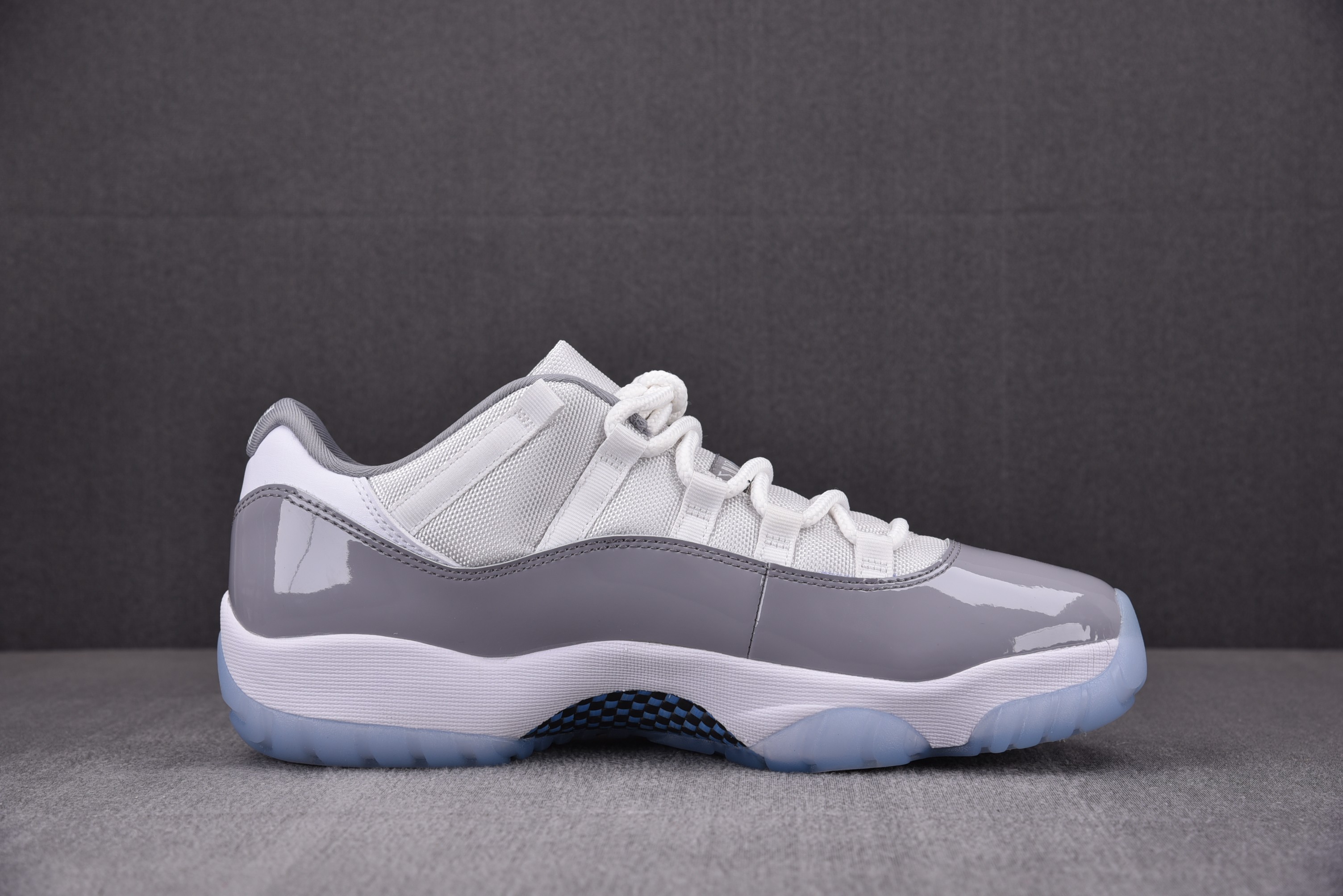 Jordan 11 Retro Low Cement Grey