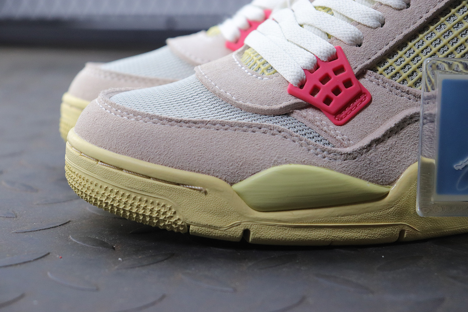 Jordan 4 Retro Union Guava Ice