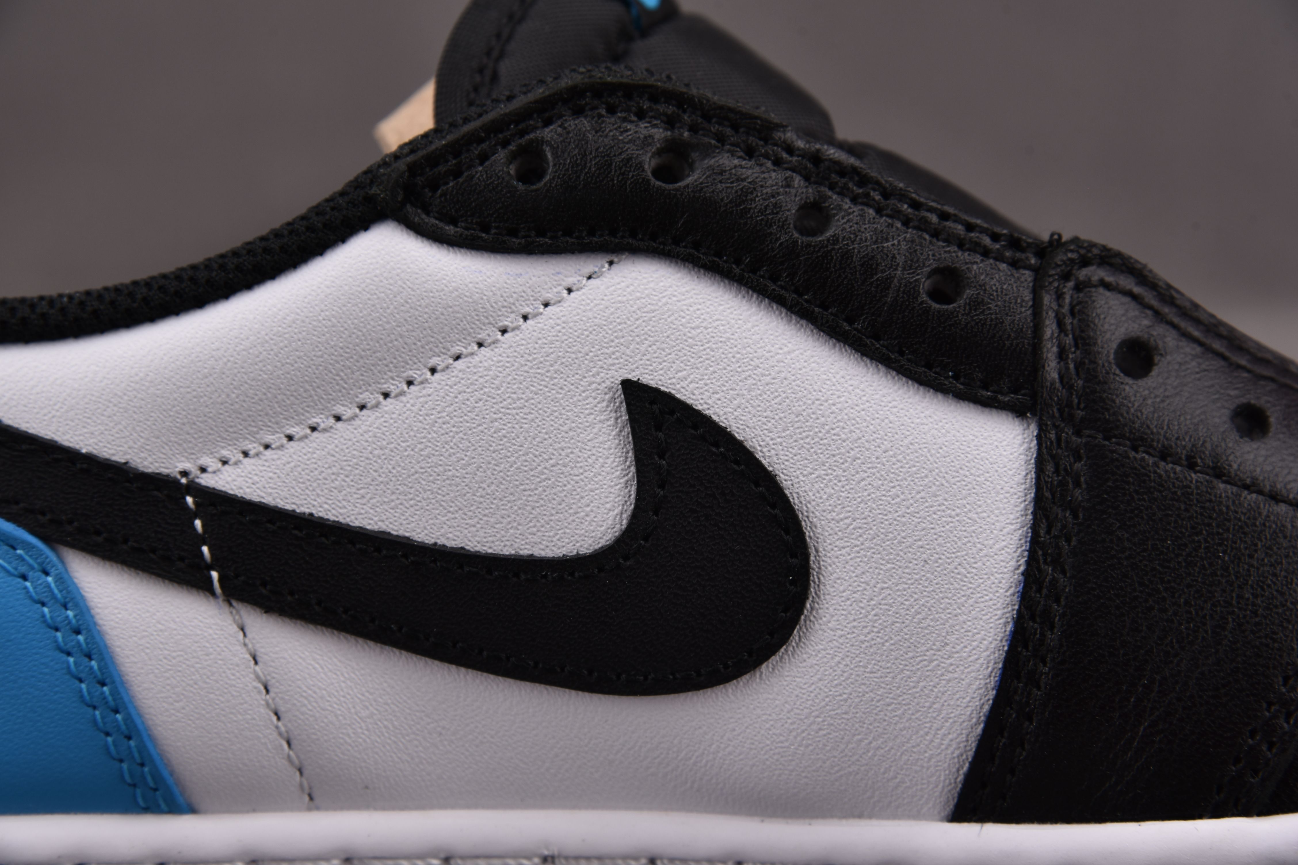 Jordan 1 Retro Low OG UNC