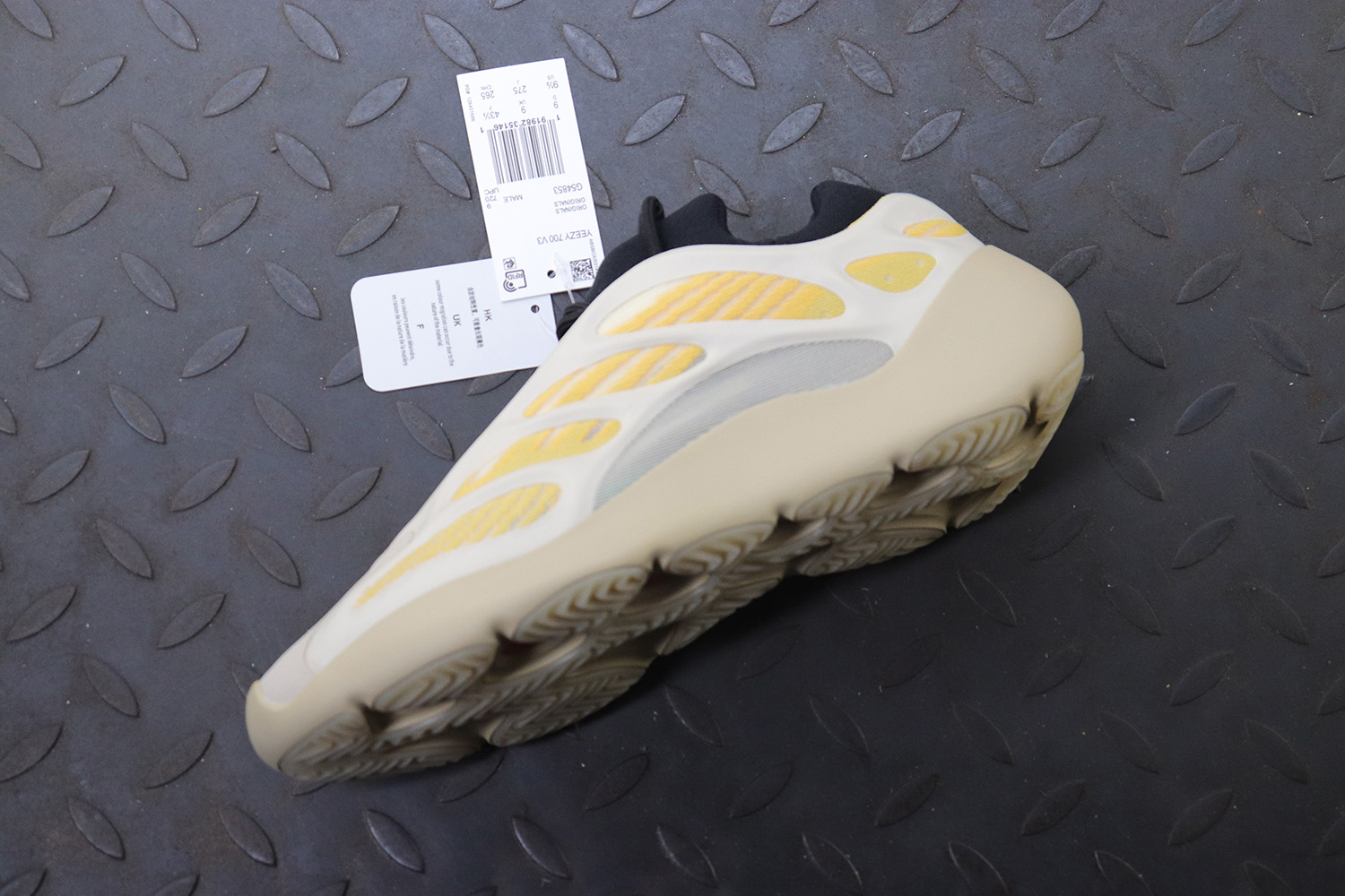 Yeezy 700 V3 Safflower