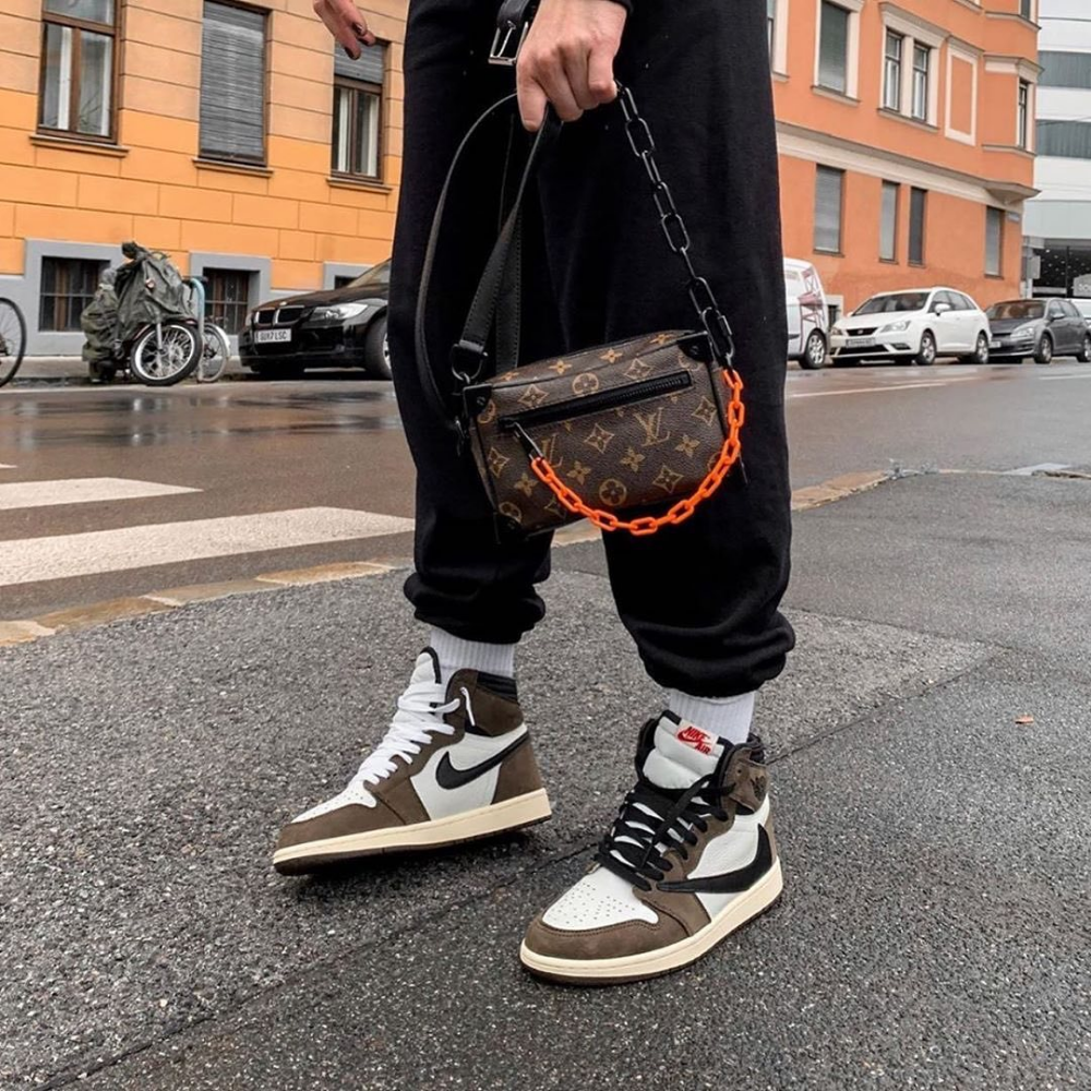 Jordan 1 Retro High Travis Scott
