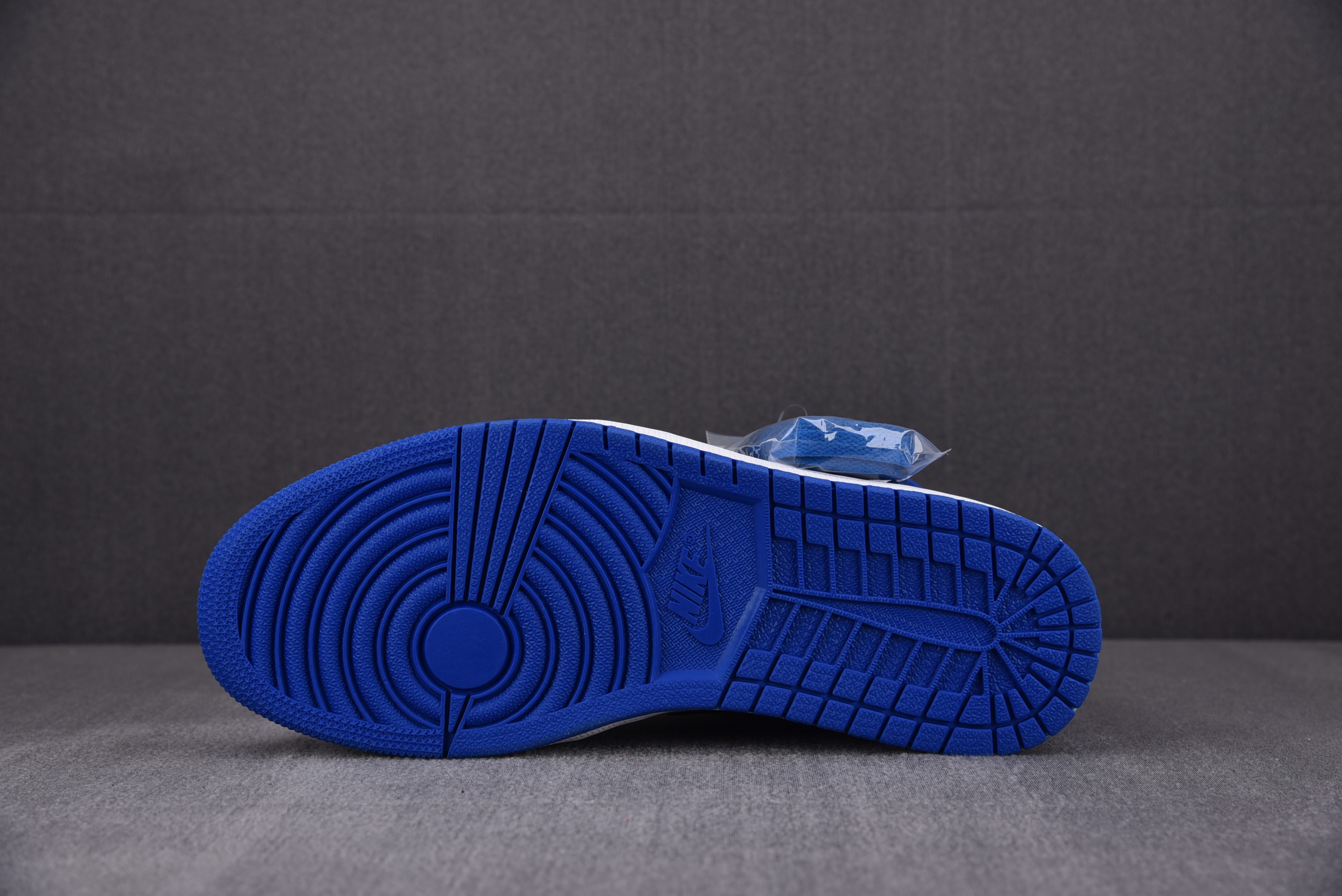 Jordan 1 Retro High Fragment