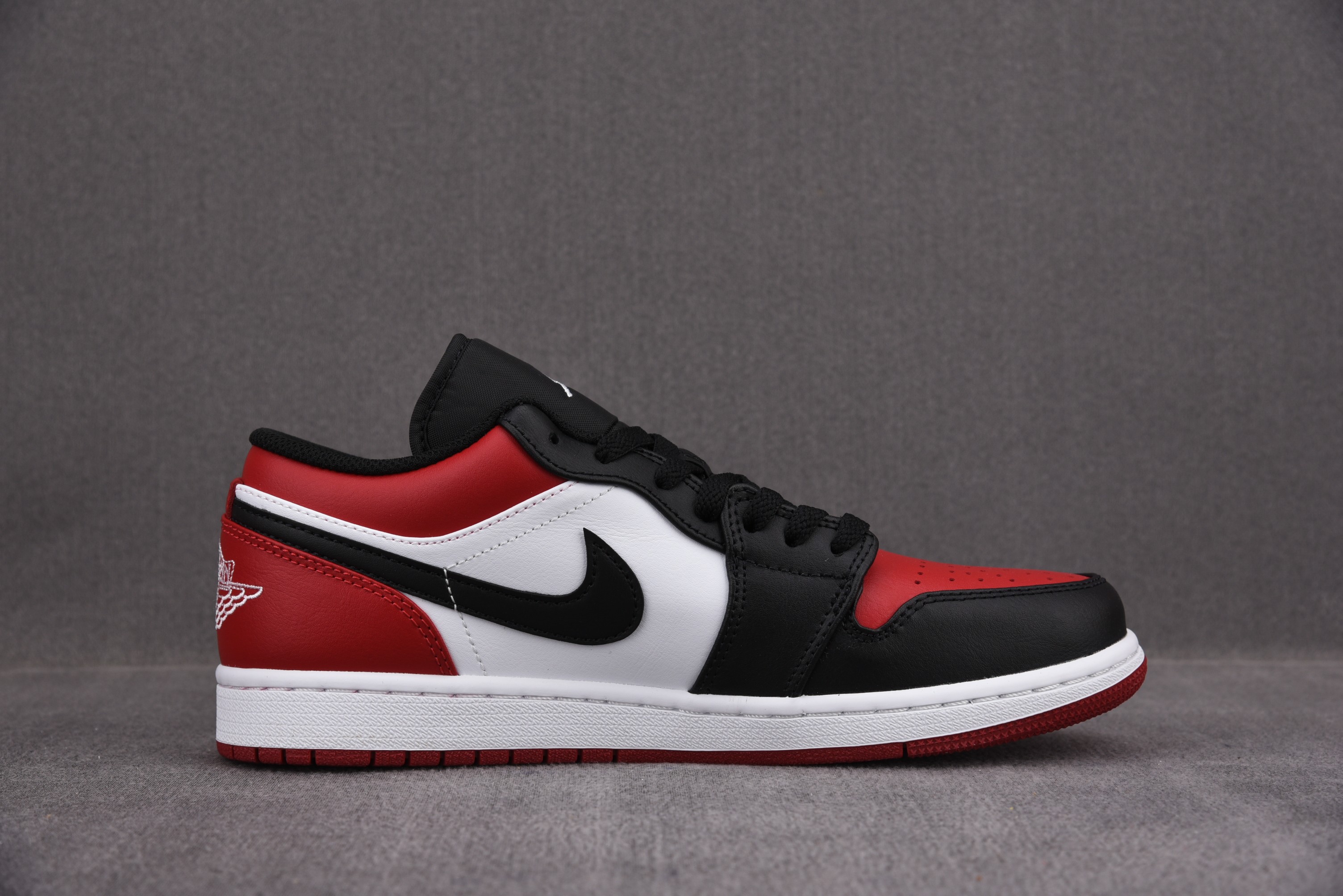 Jordan 1 Low Bred Toe