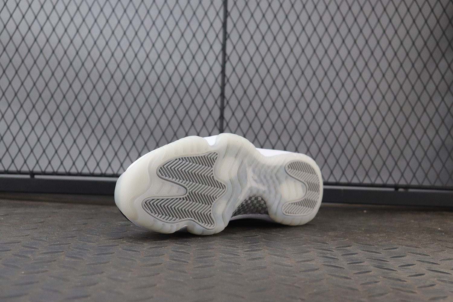 Jordan 11 Retro Black Clear/Jubilee