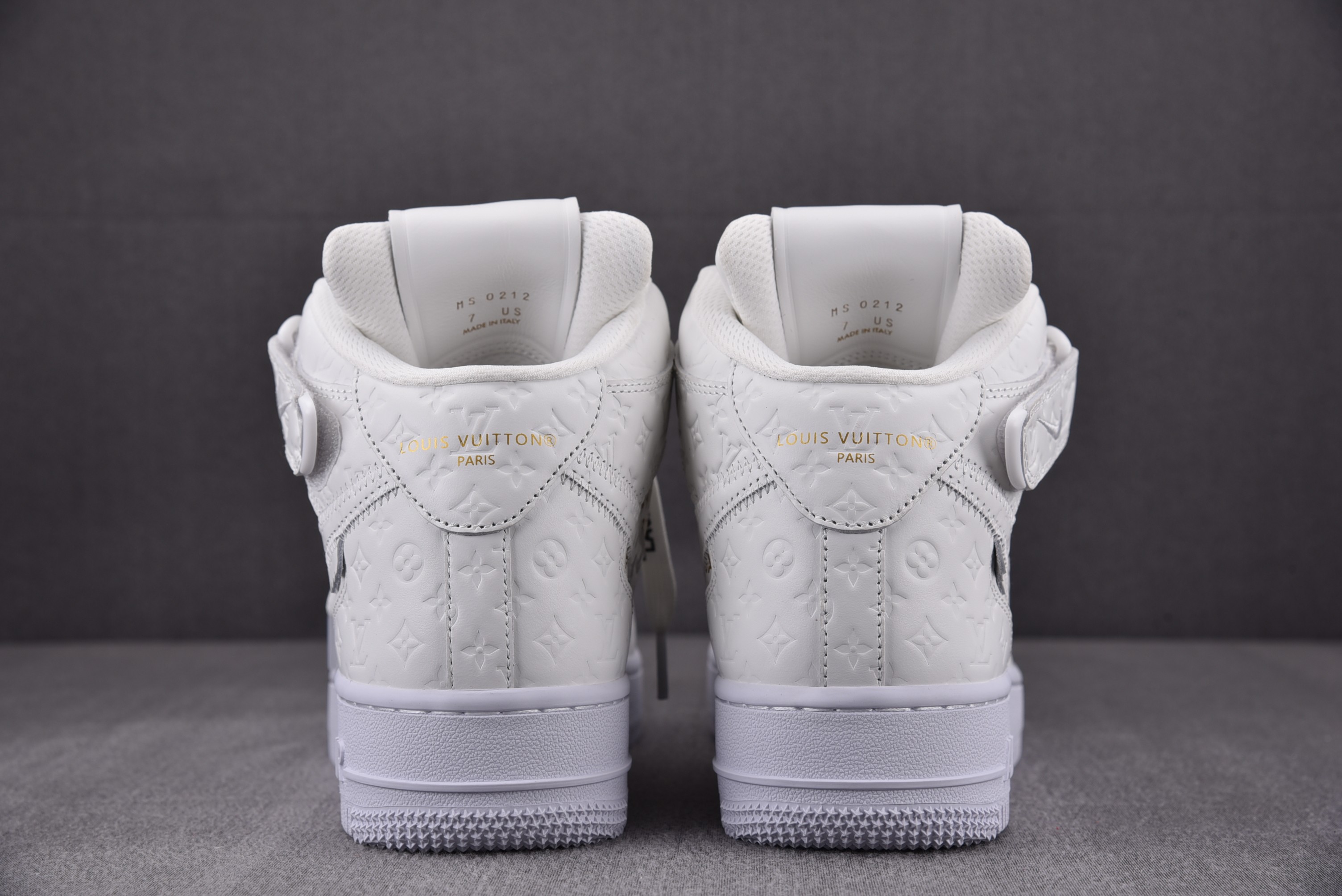 Nike Air Force 1 High Louis Vuitton   Monogram Triple White (Be careful about the size!!)