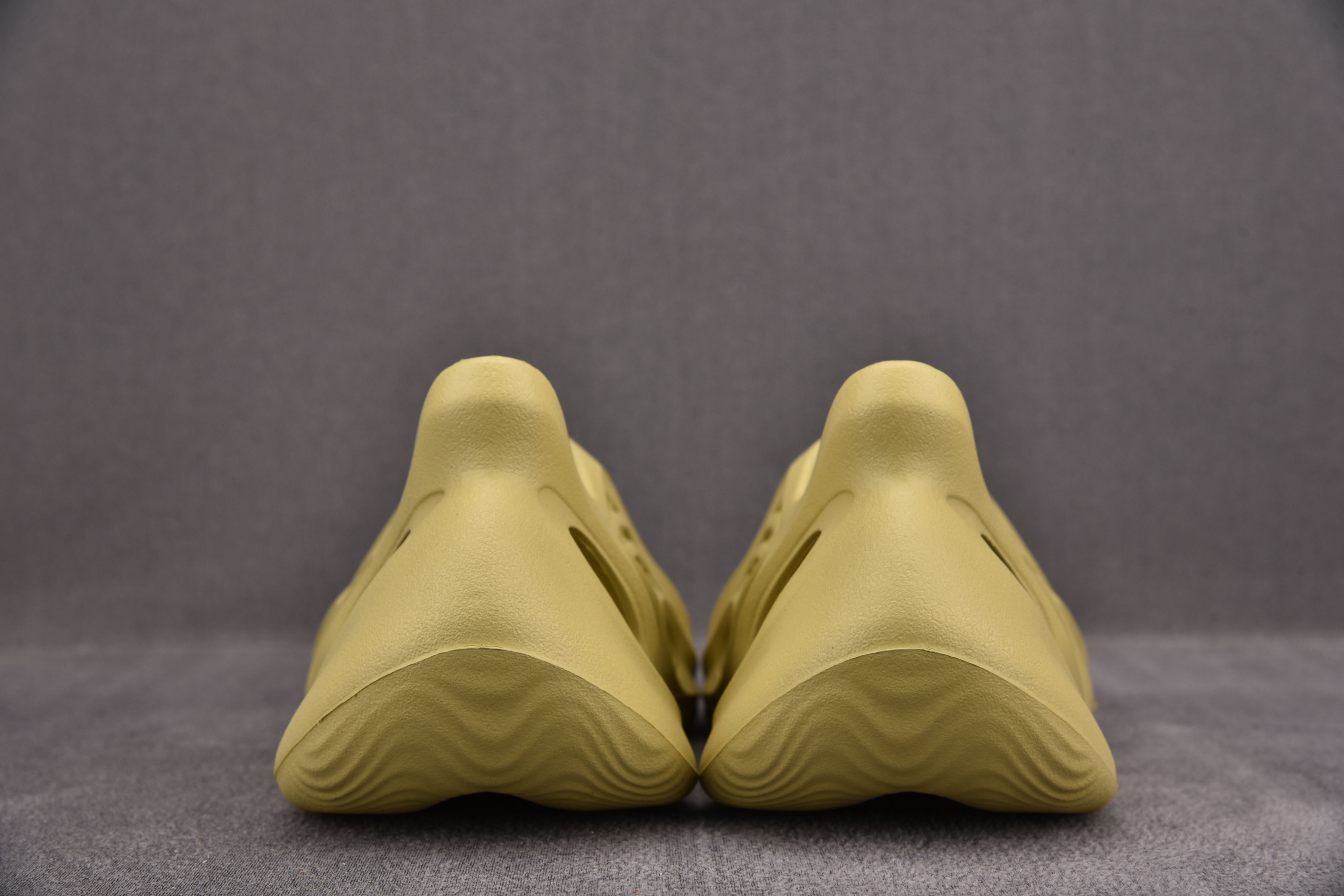 adidas Yeezy Foam RNNR Sulfur