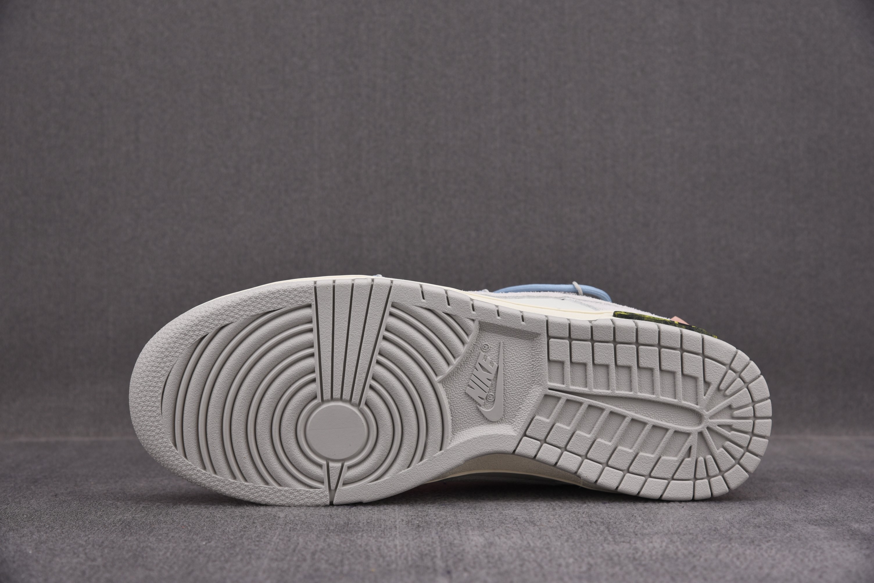 Nike Dunk Low   Lot 38