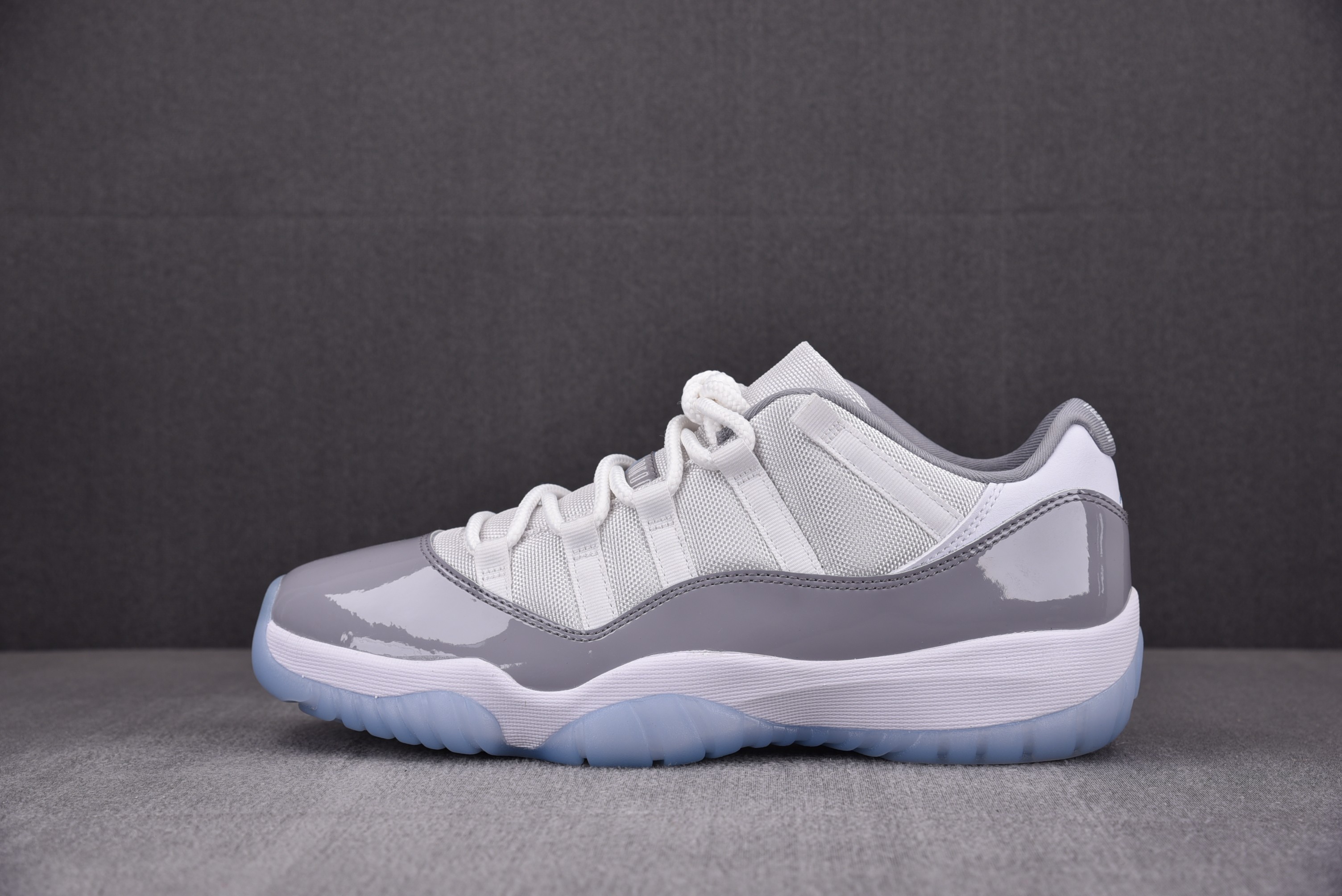 Jordan 11 Retro Low Cement Grey