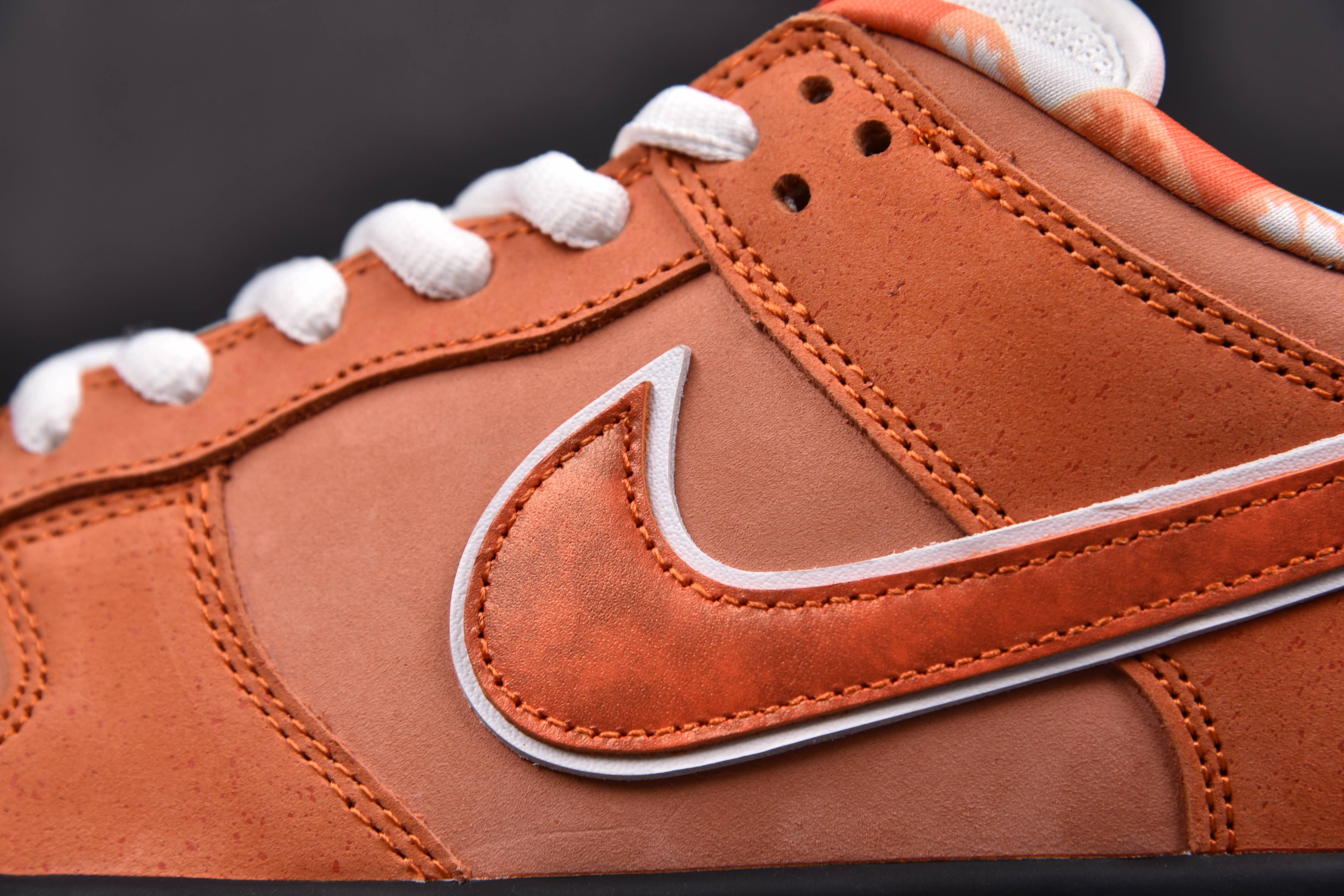 Nike SB Dunk Low Orange Lobster