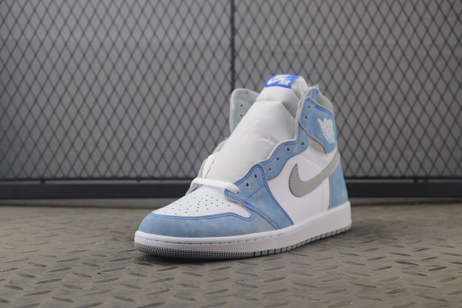 Jordan 1 Retro High OG Hyper Royal