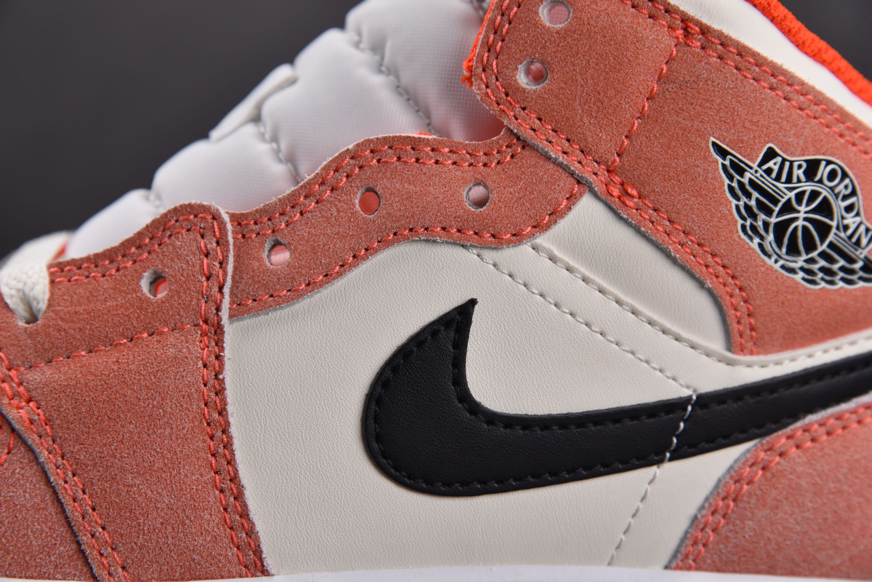Jordan 1 Mid SE Orange Suede (GS)