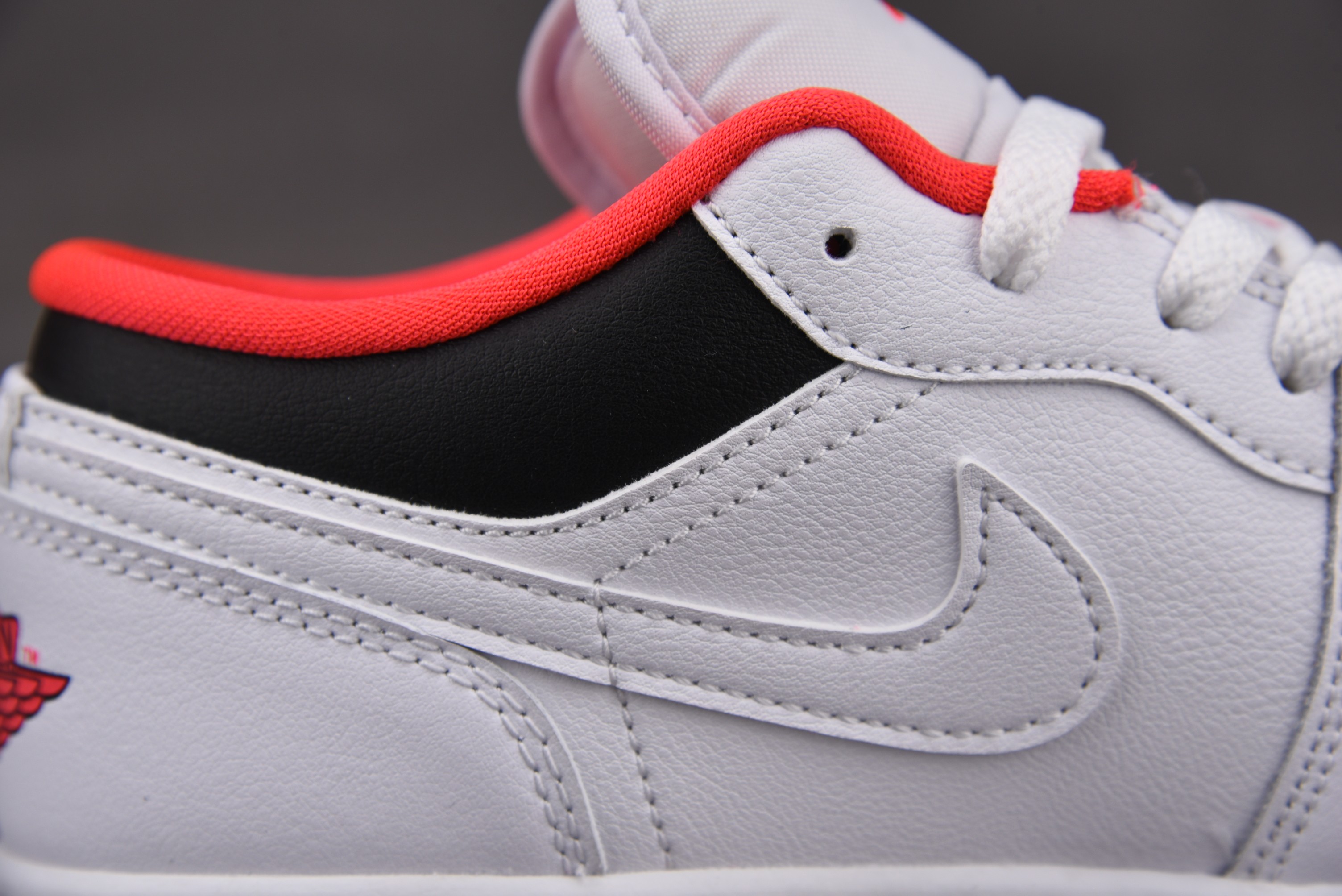 Jordan 1 Low White Black Infrared / Chicago Home