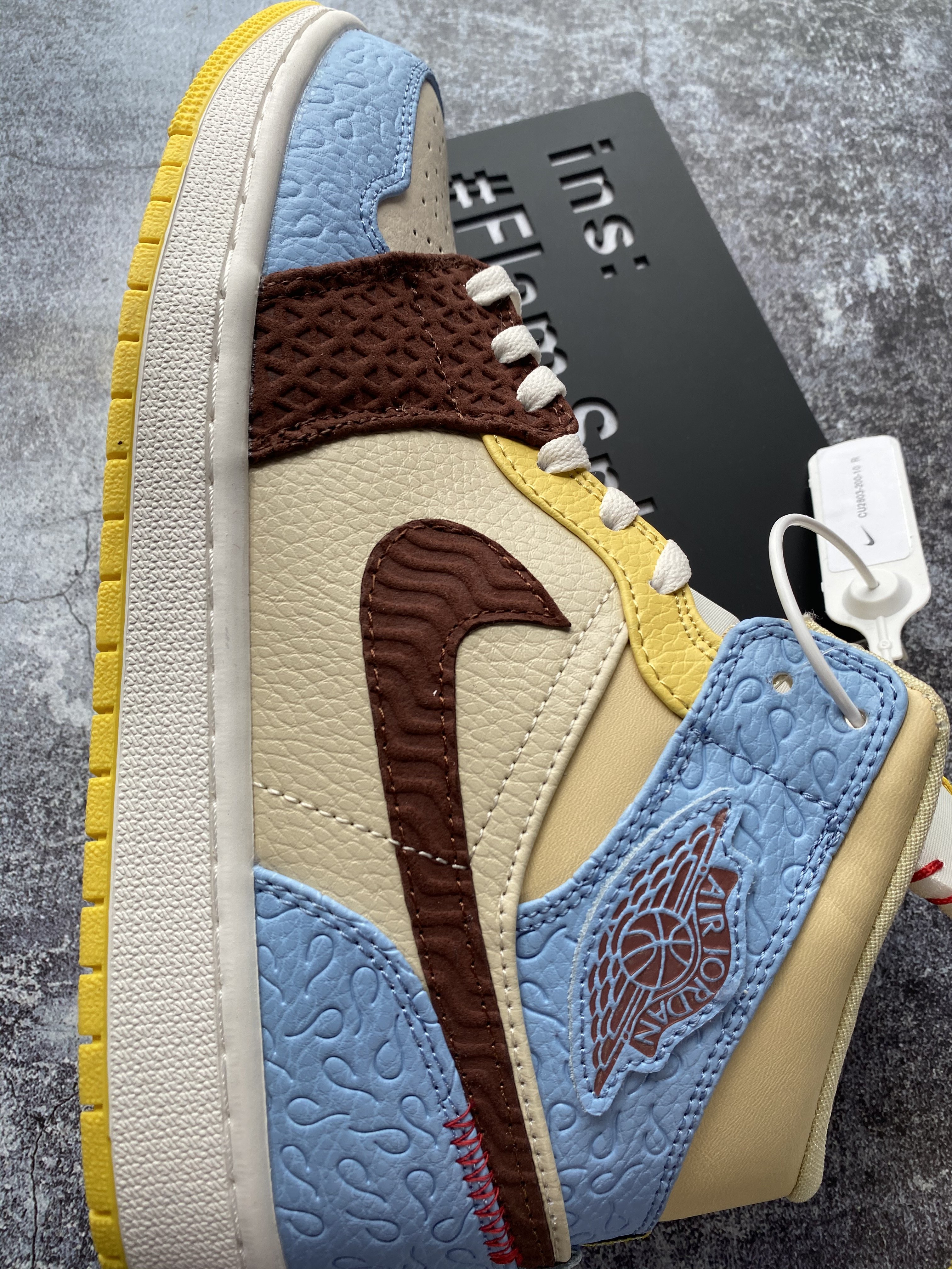 Jordan 1 Mid SE Fearless Maison Chateau Rouge