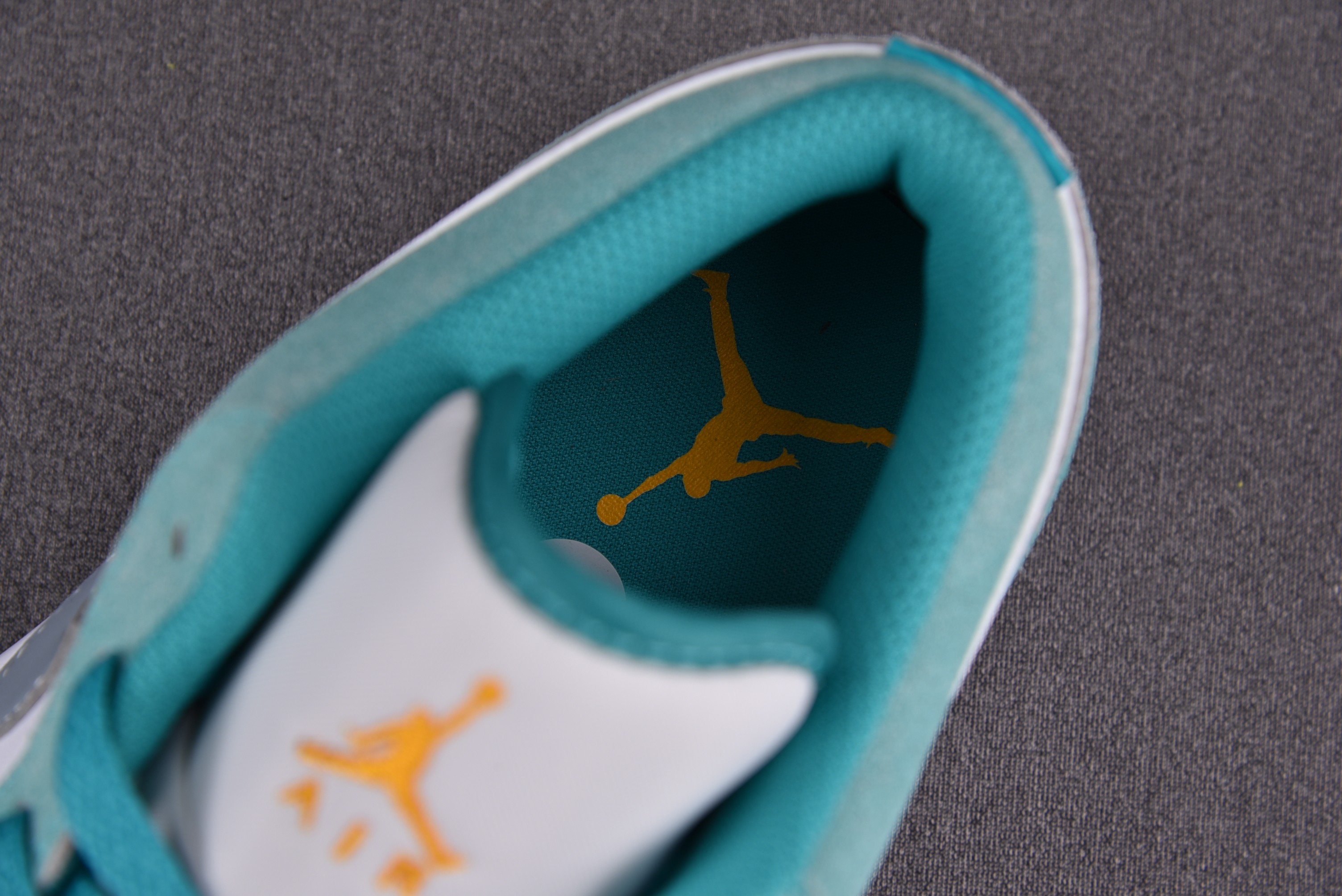 Jordan 1 Low SE New Emerald