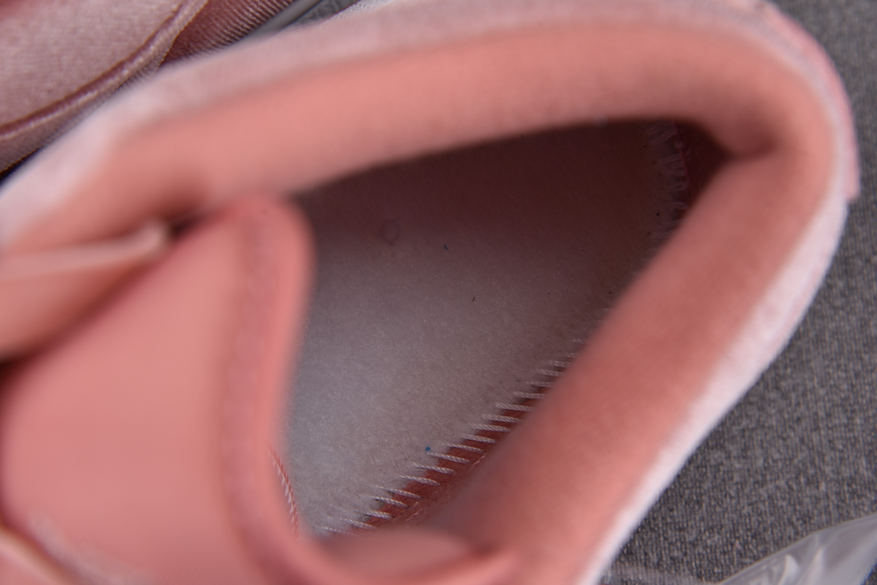 Air Jordan 1 Low SE Pink Velvet (Women Size!!)