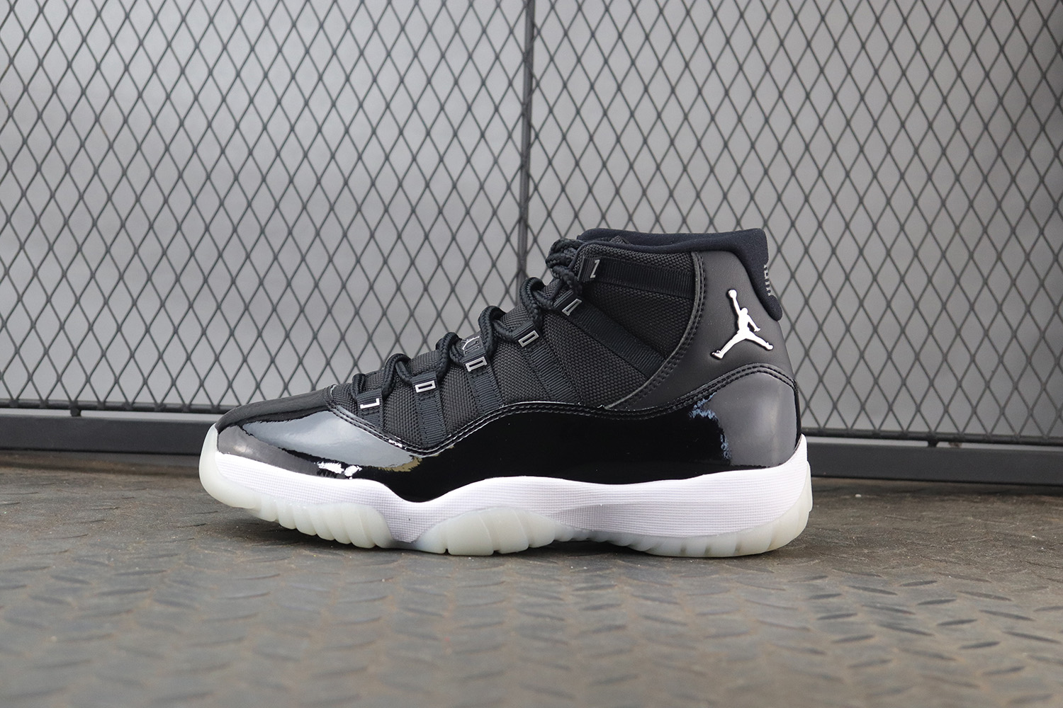 Jordan 11 Retro Black Clear/Jubilee