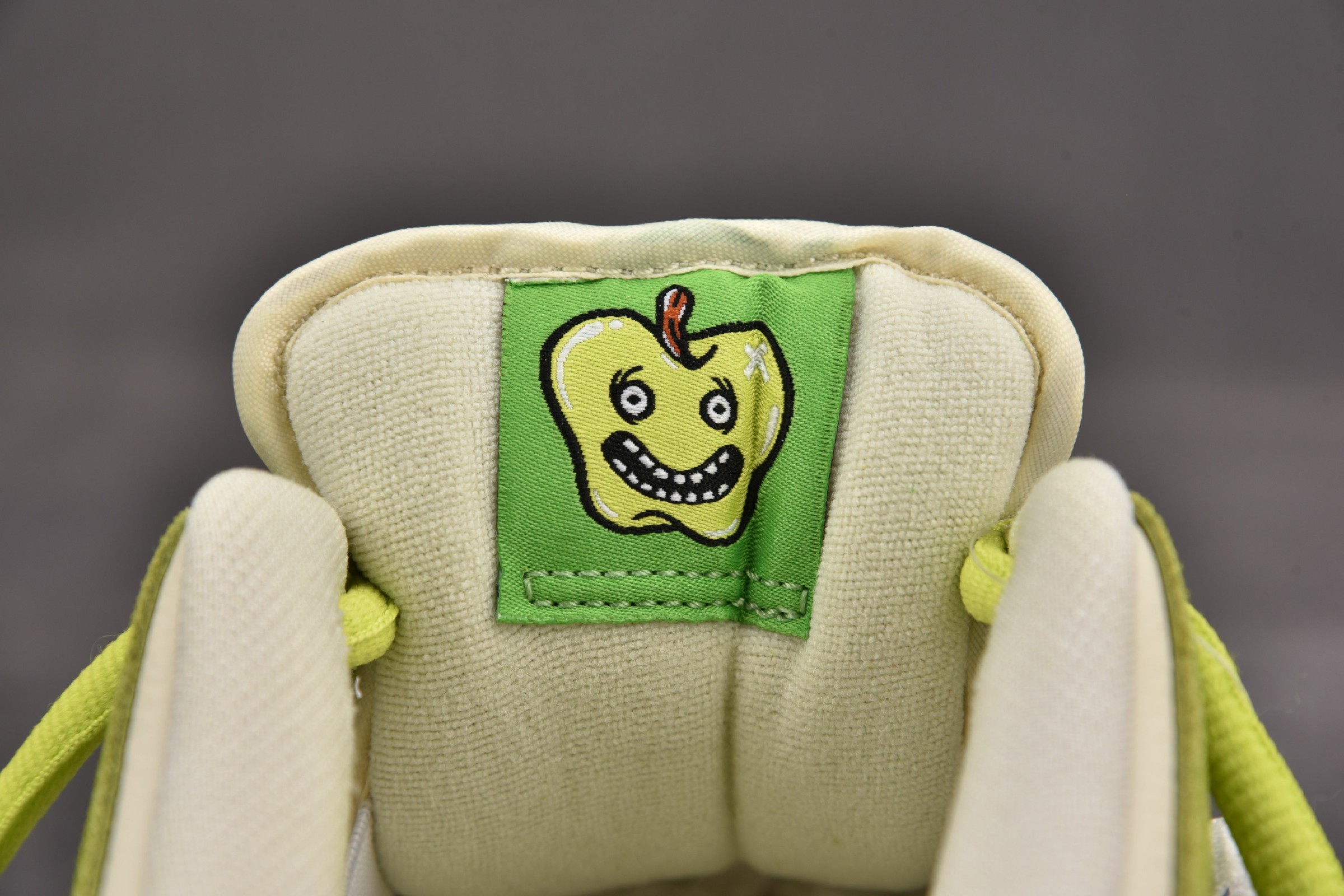 Nike SB Dunk Low Green Apple