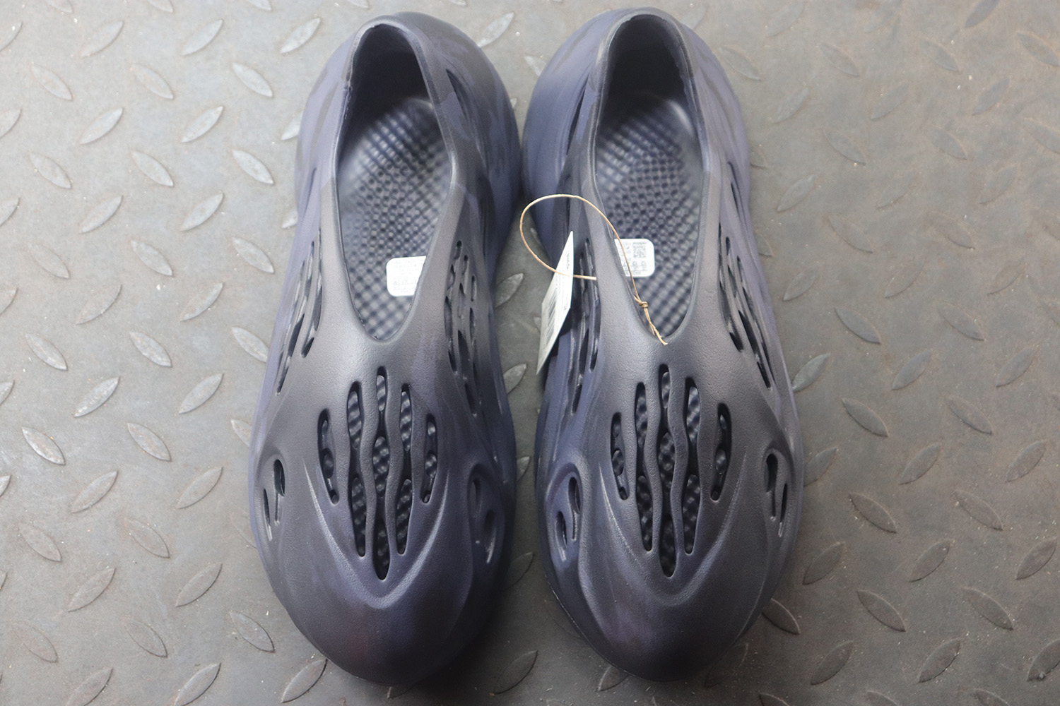 adidas Yeezy Foam RNNR Mineral Blue (One Size Smaller!!)