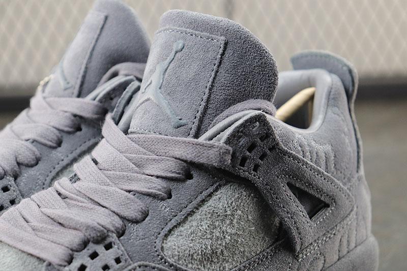 Jordan 4 Retro Kaws