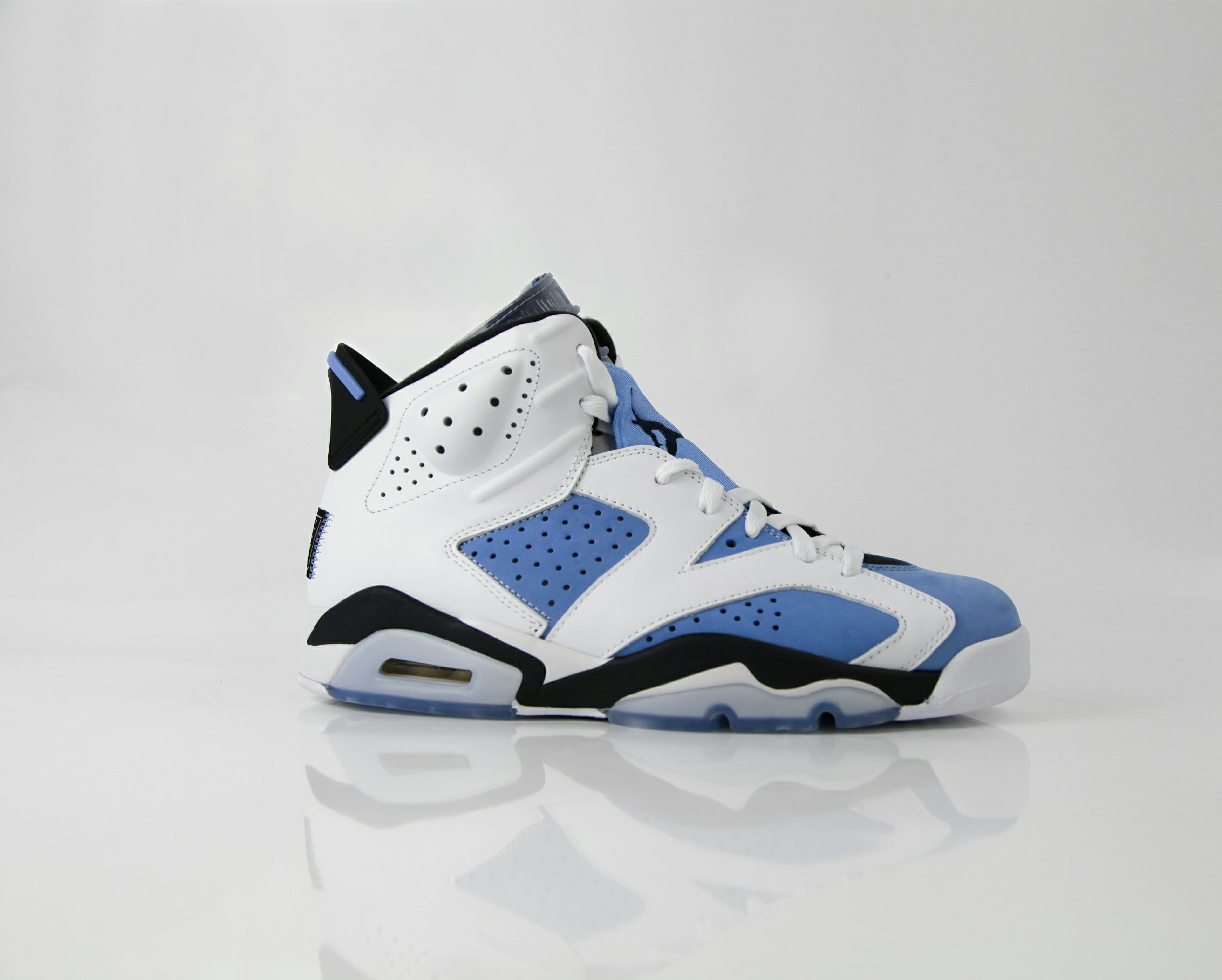 Jordan 6 UNC