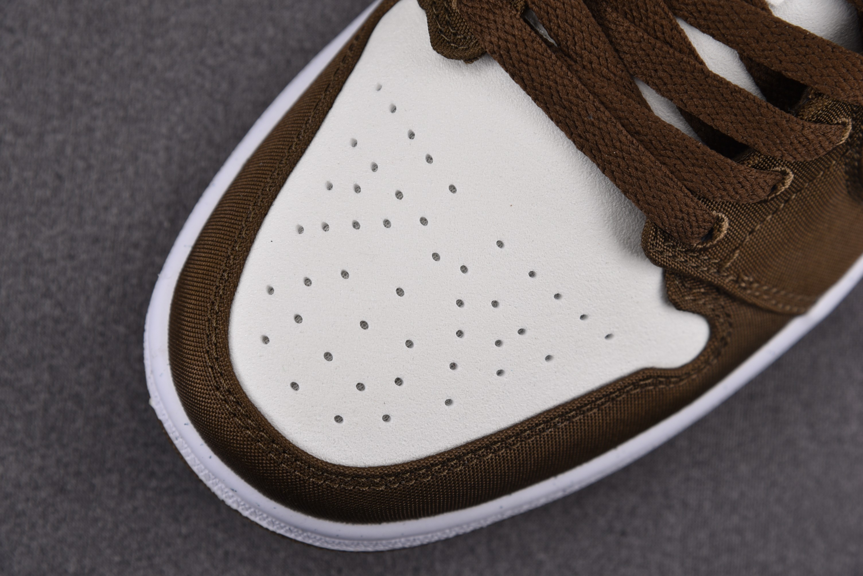 Jordan 1 Low SE Light Olive (Women Size!!)