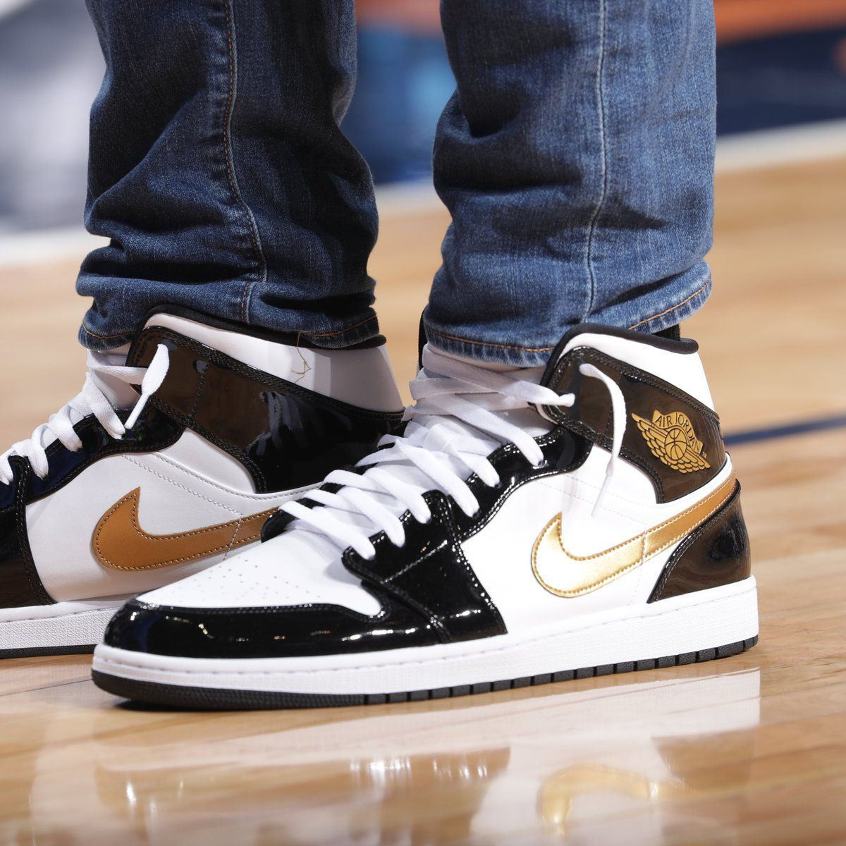 Jordan 1 Mid Patent Black White Gold