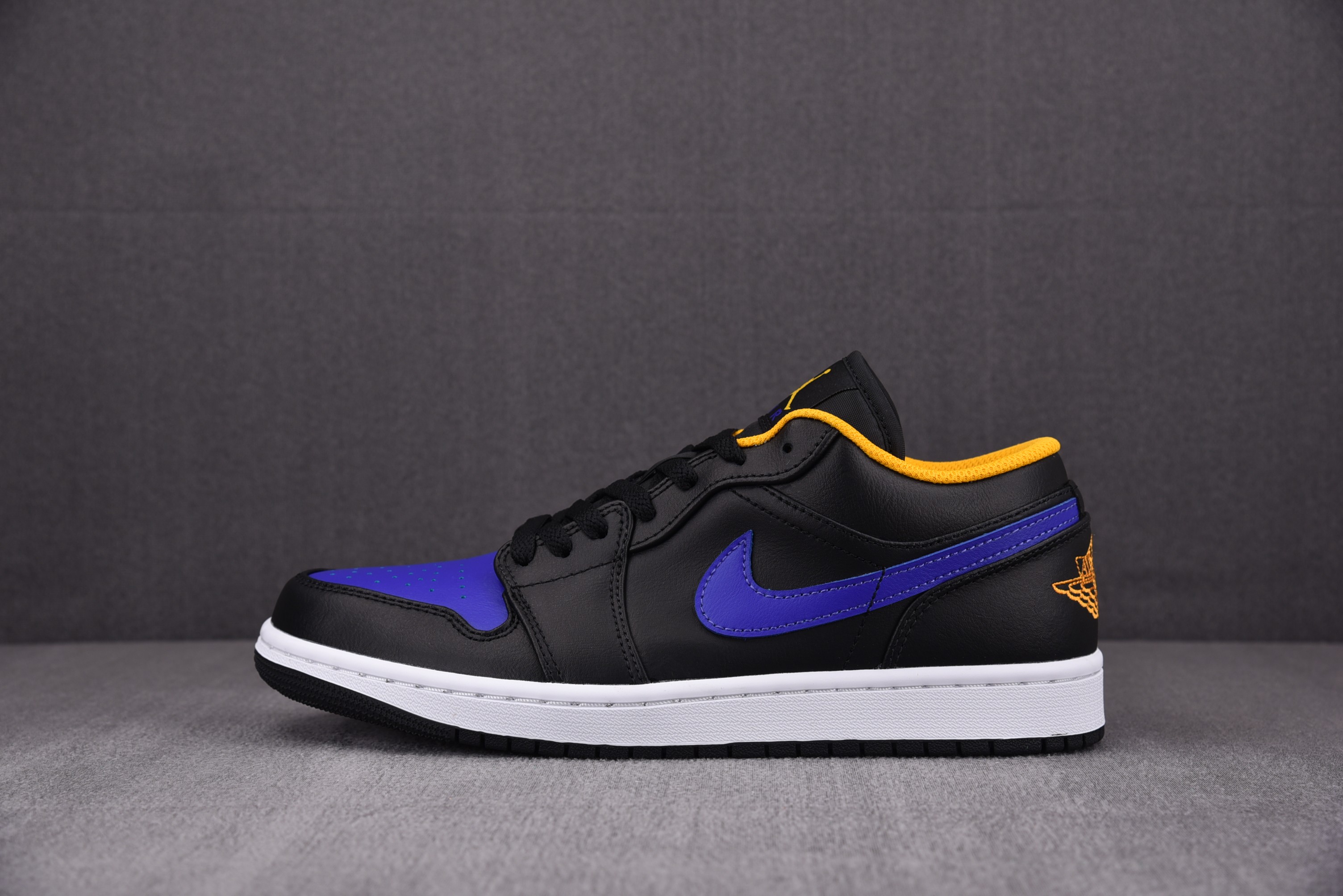 Jordan 1 Low Dark Concord